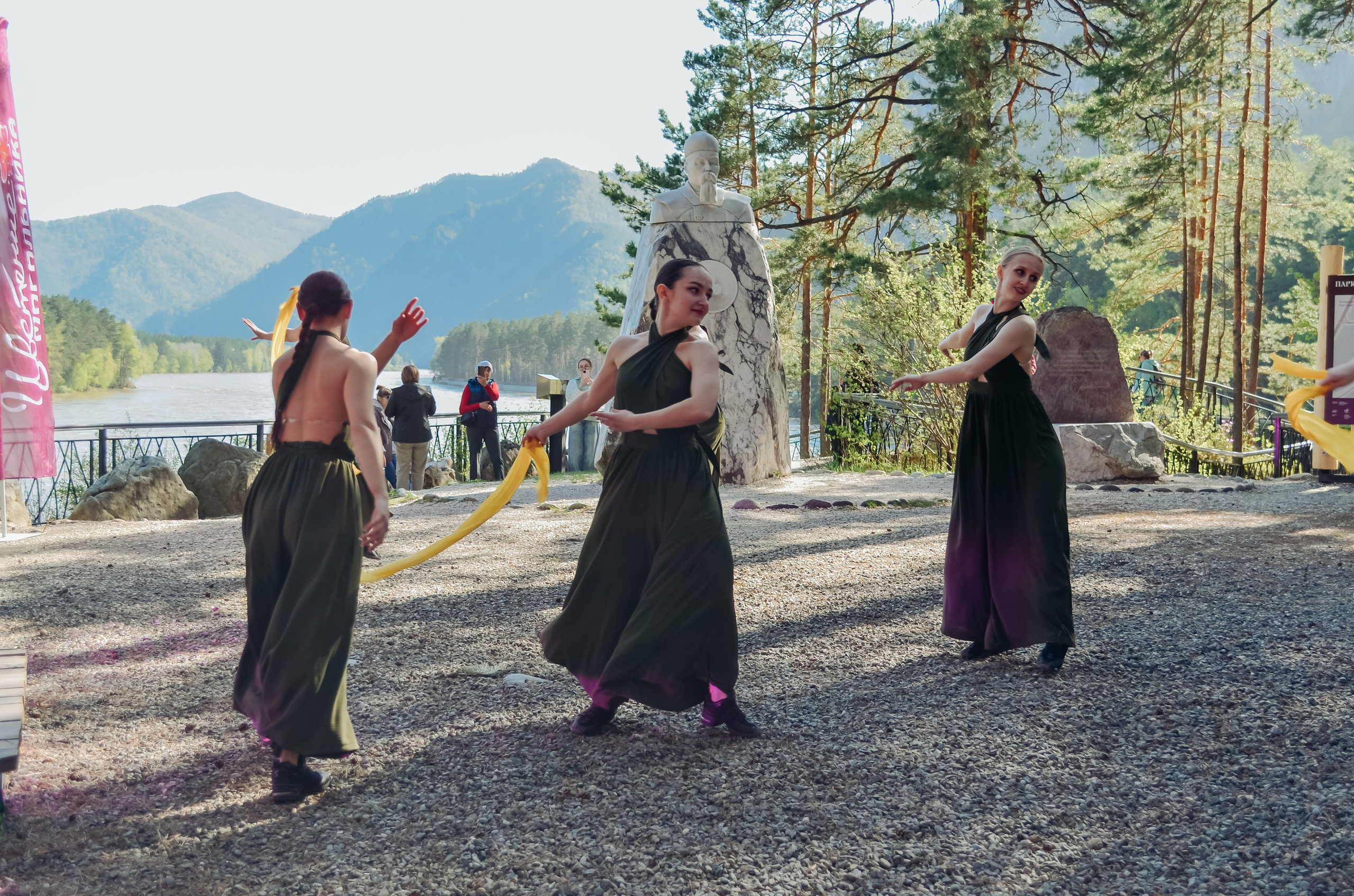 Фестиваль «Цветение Маральника на Алтае 2025». Фоторепортаж. Денисова Аля — фотограф для парных съемок и индивидуальных историй в Барнауле