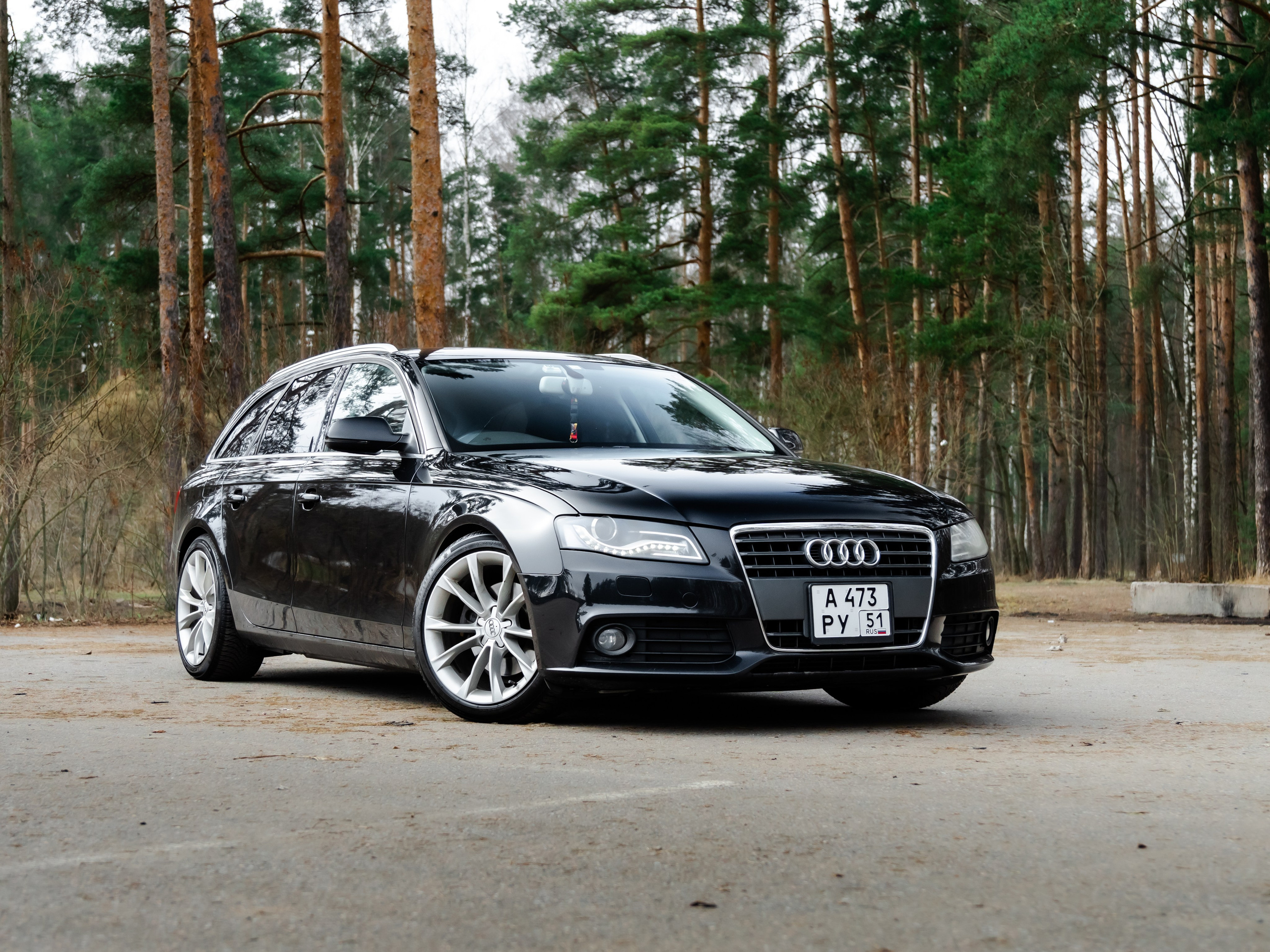 AUDI A4 B8 AVANT. Opasnophoto