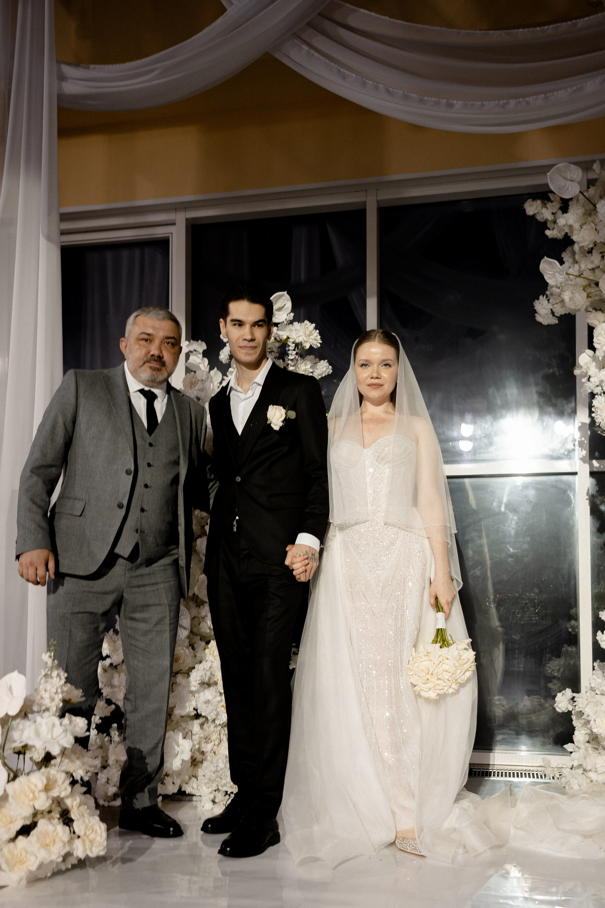 СВАДЕБНАЯ СЬЕМКА СБОРОВ В ОТЕЛЕ И ВЫЕЗД НА ЦЕРЕМОНИЮ (СНЯТО В СИБИРЕ В НИЖНЕВАРТОВСКЕ). Профессиональный фотограф, Санкт-Петербург — Виктория Богомолова