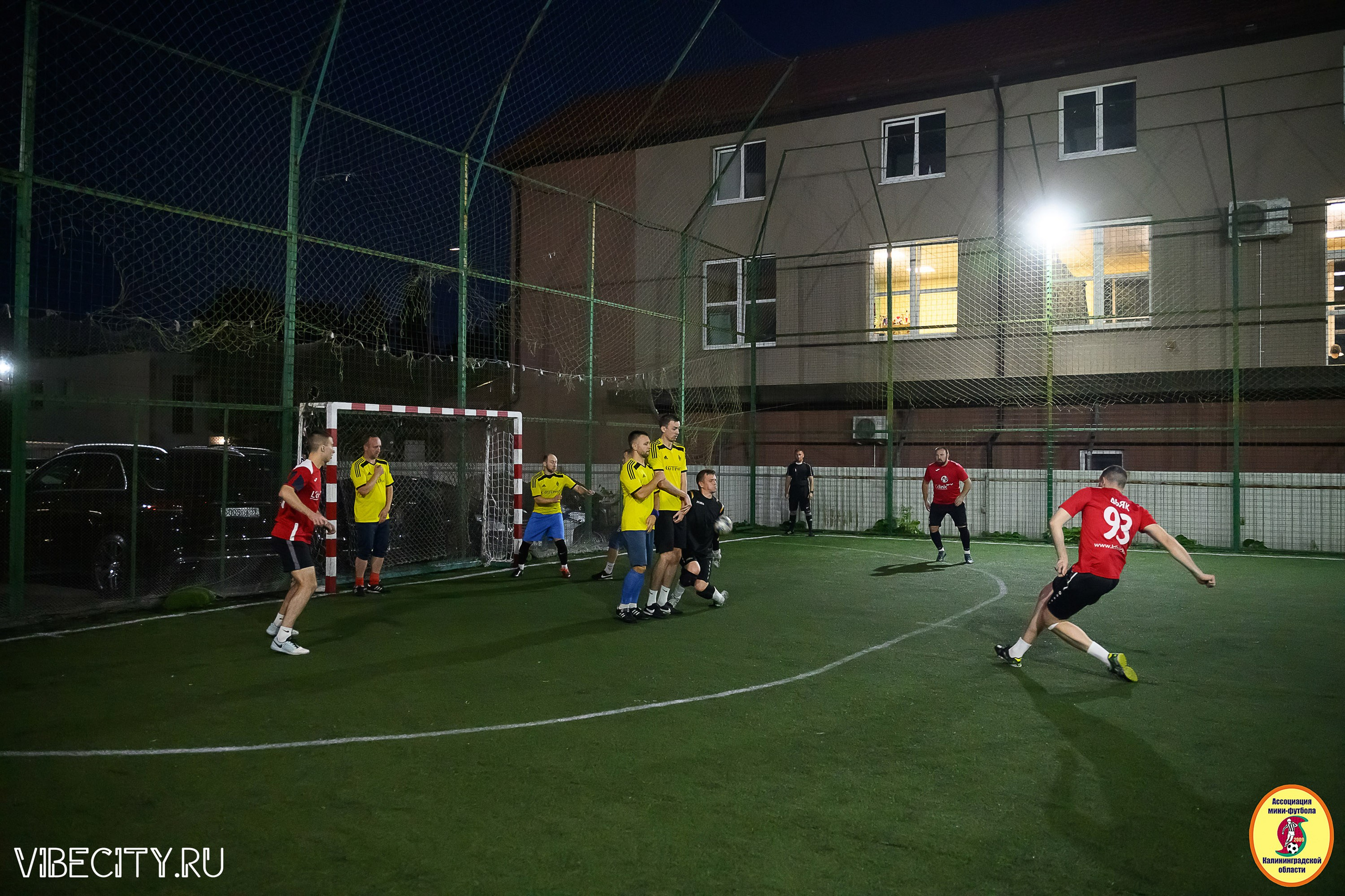 ФИНАЛЬНЫЕ ИГРЫ КУБКА МИНИ-ФУТБОЛЬНОЙ ЛИГИ И КУБКА КОРПОРАТИВНОЙ МФЛ 2025. VIBECITY.RU Вайб Сити Ру Фоторепортажи Фотоотчеты Калининград