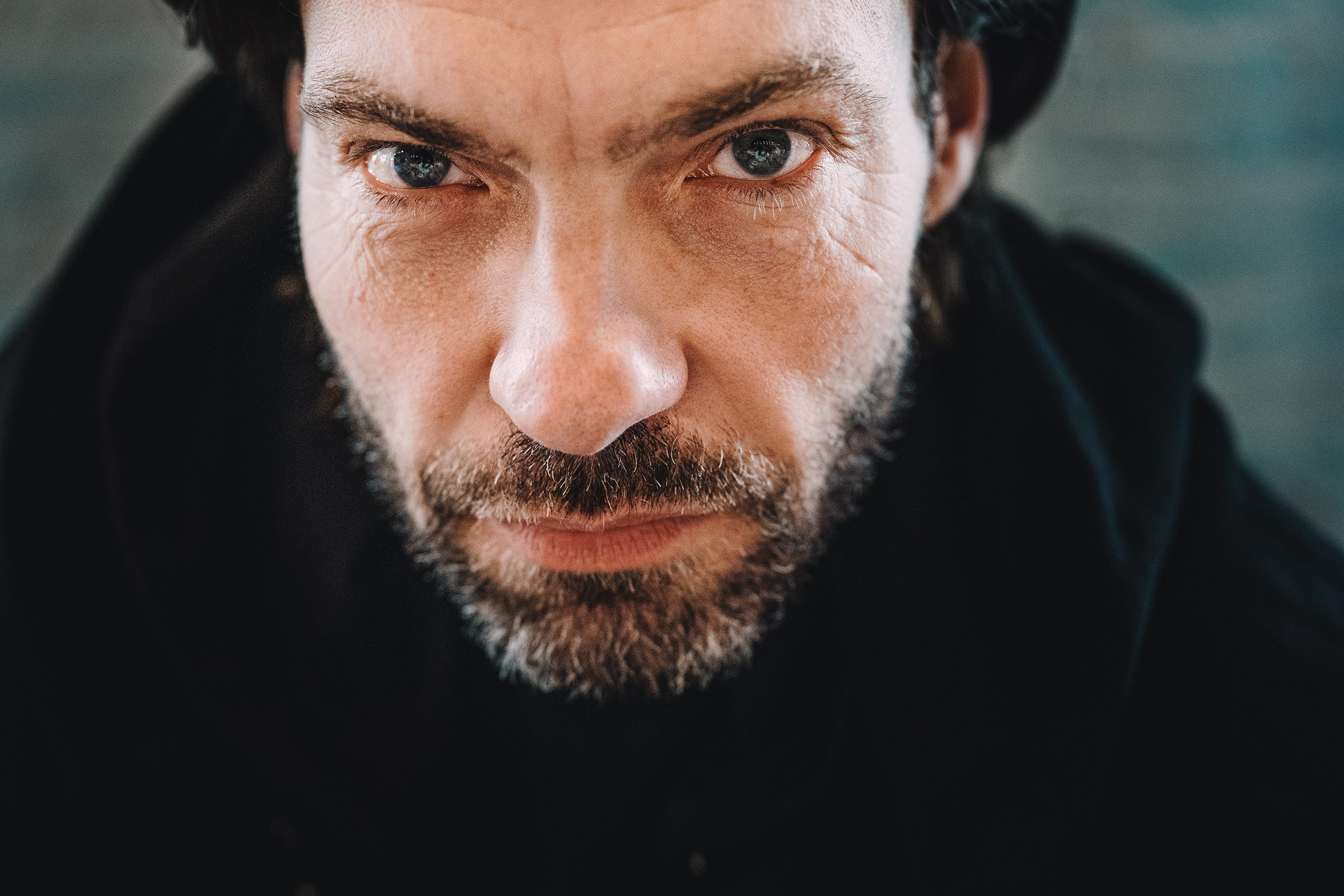 Роман. Серия «Осознание». Олег Воронов. Портретный фотограф