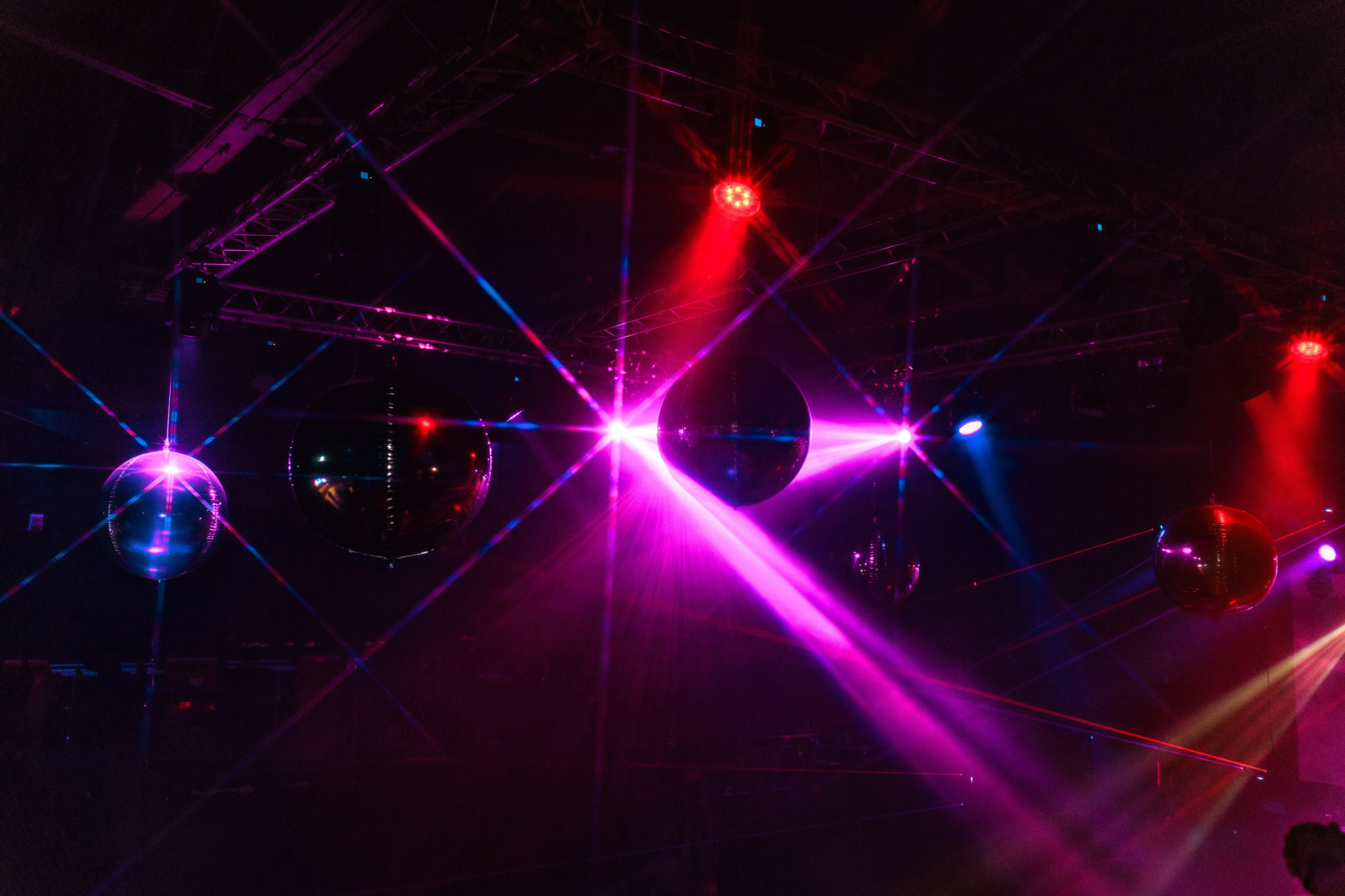 18.01.25 Tinder party. Репортажный фотограф Екатеринбург | Яркий, качественный репортаж | Концерты, клубы, репортаж, праздники, корпоративы