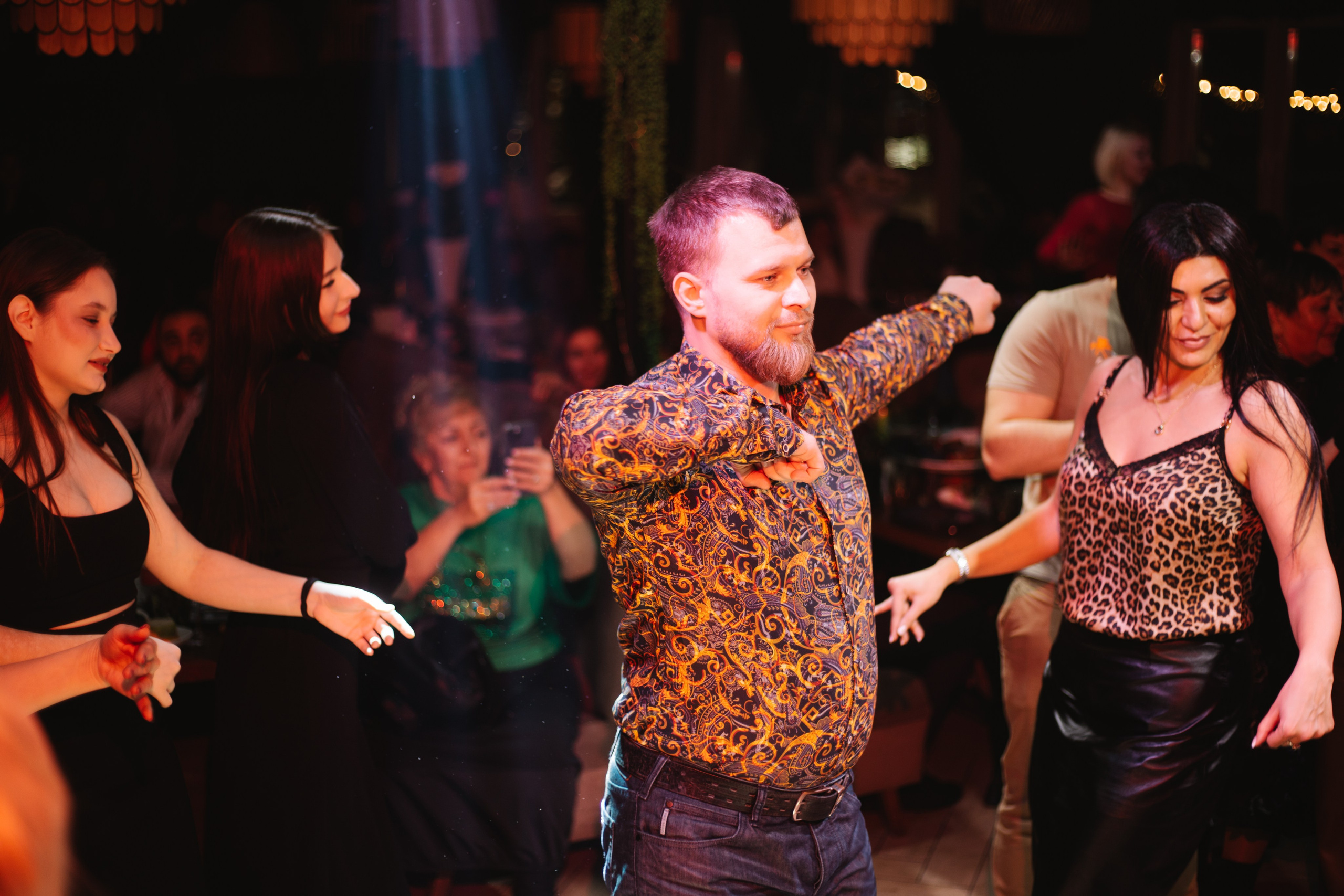 Праздники и репортажная съёмка. Свадебный и семейный фотограф и видеограф Александр в Москве и Московской Области