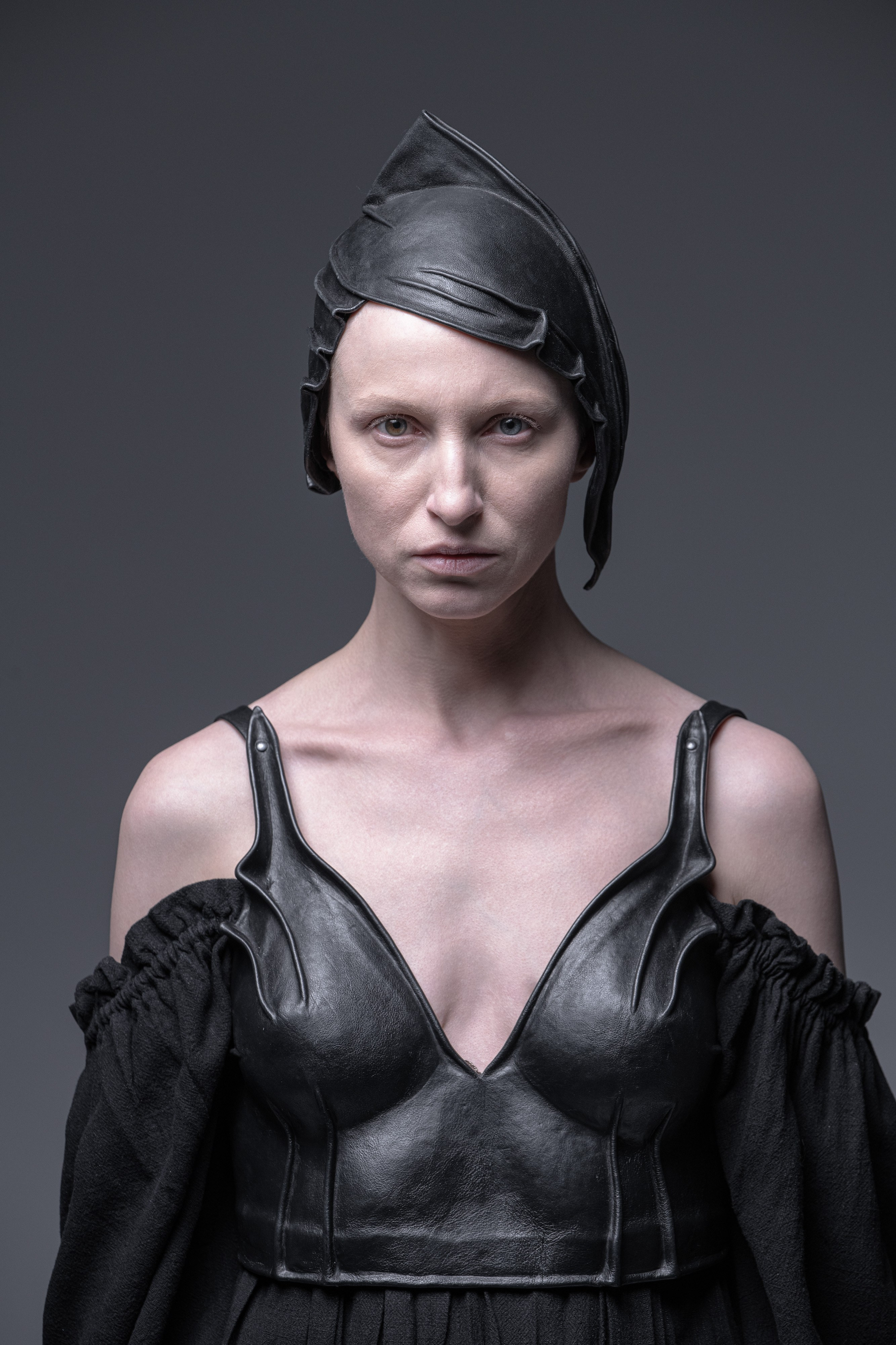 Black leather. Portrait photographer in Minsk Slava Potalakh