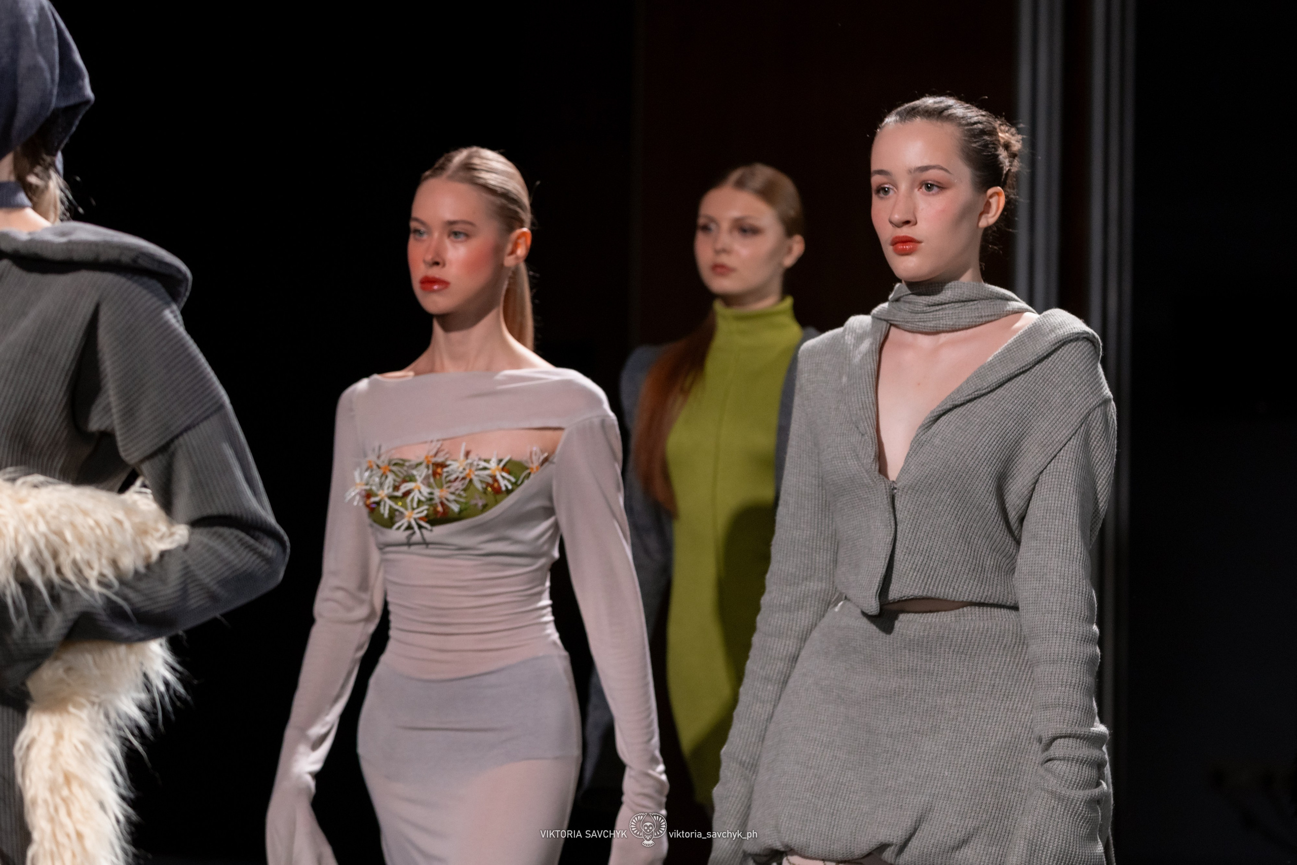 Подиум Rostov Fashion Show 2025. Осень-зима. Фотограф в Ростов-на-Дону Виктория Савчук