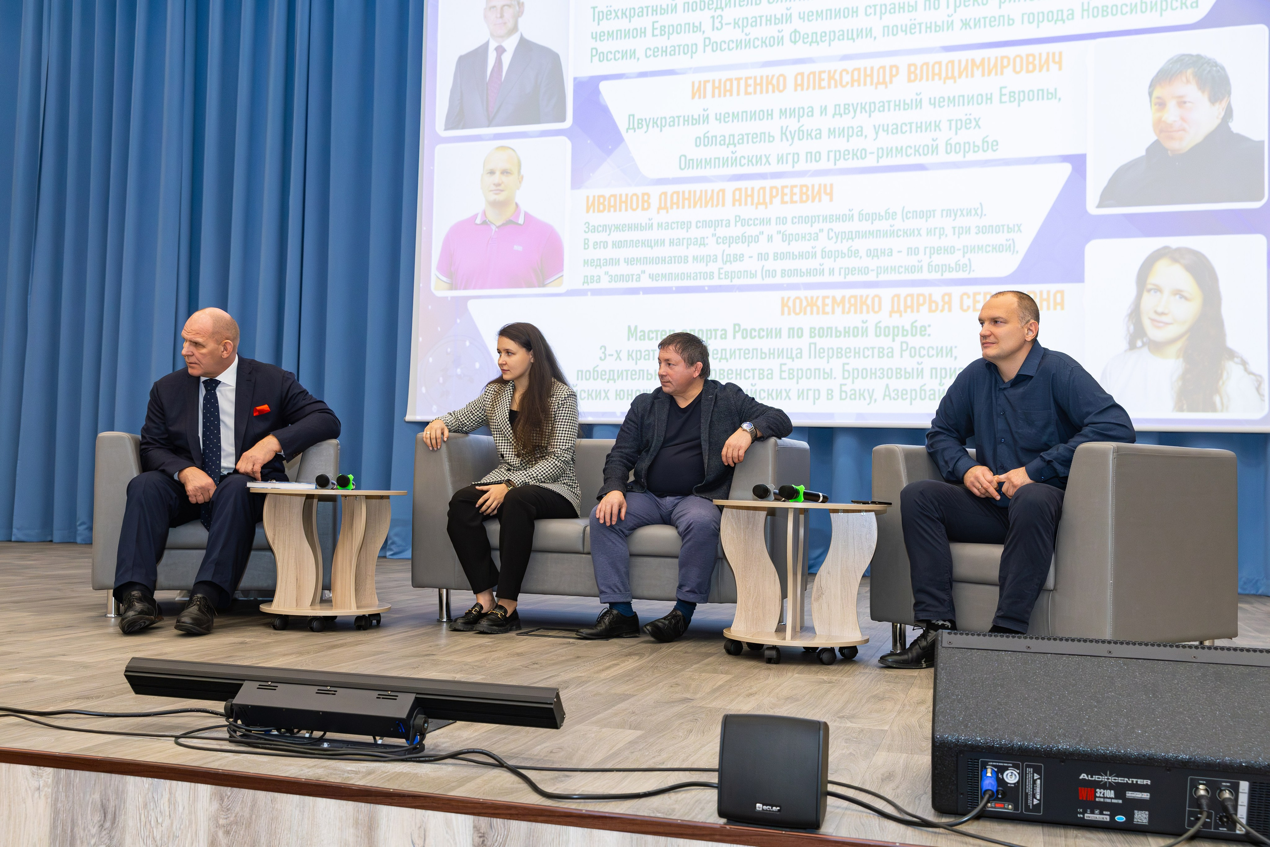 Открытия спортивного зала по вольной борьбе. В школе № 221. Фотограф Александр Поздняков  Новосибирск