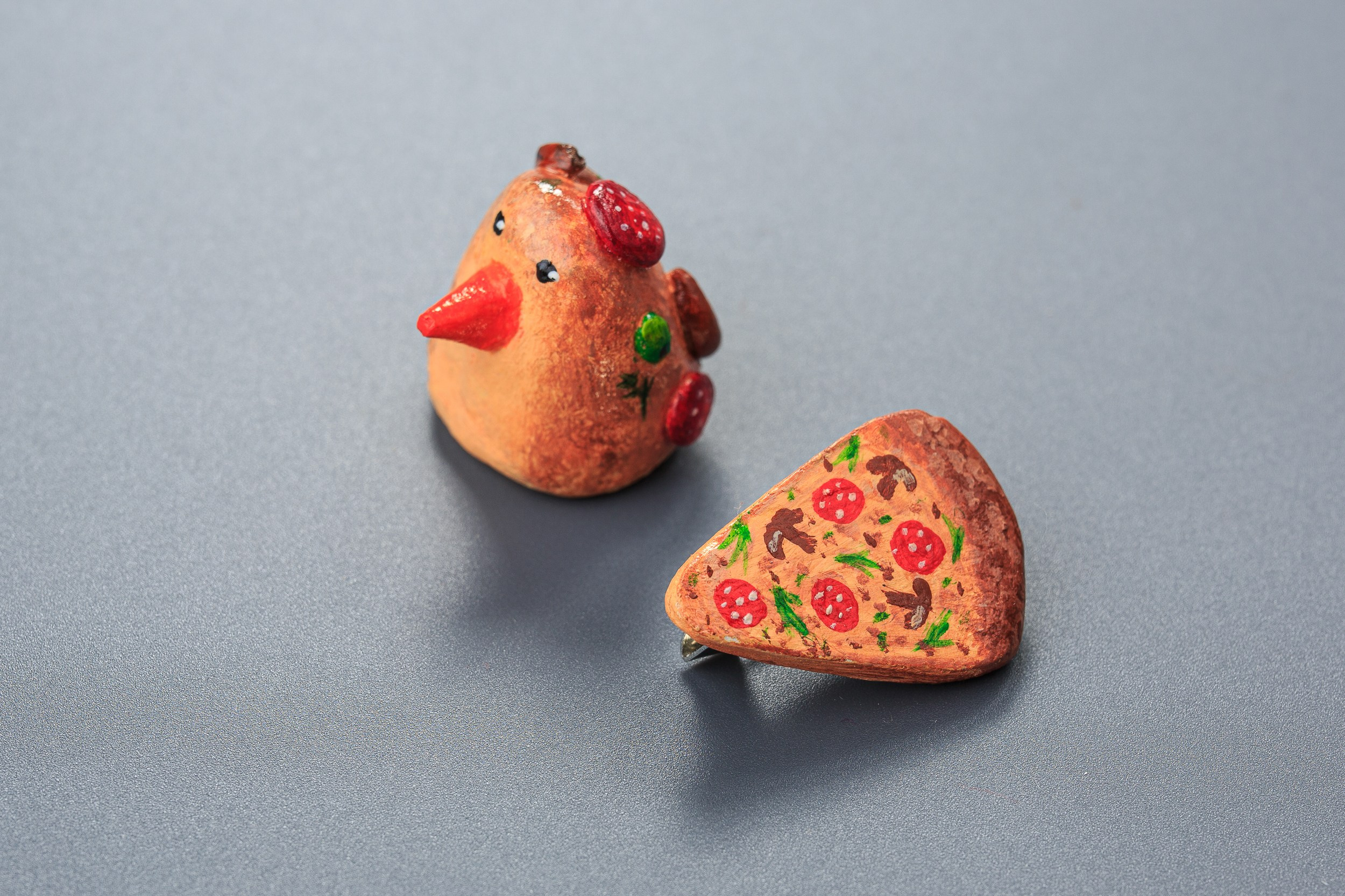 Значки и брошки. Творческая мастерская MimikaShop в г. Анапа