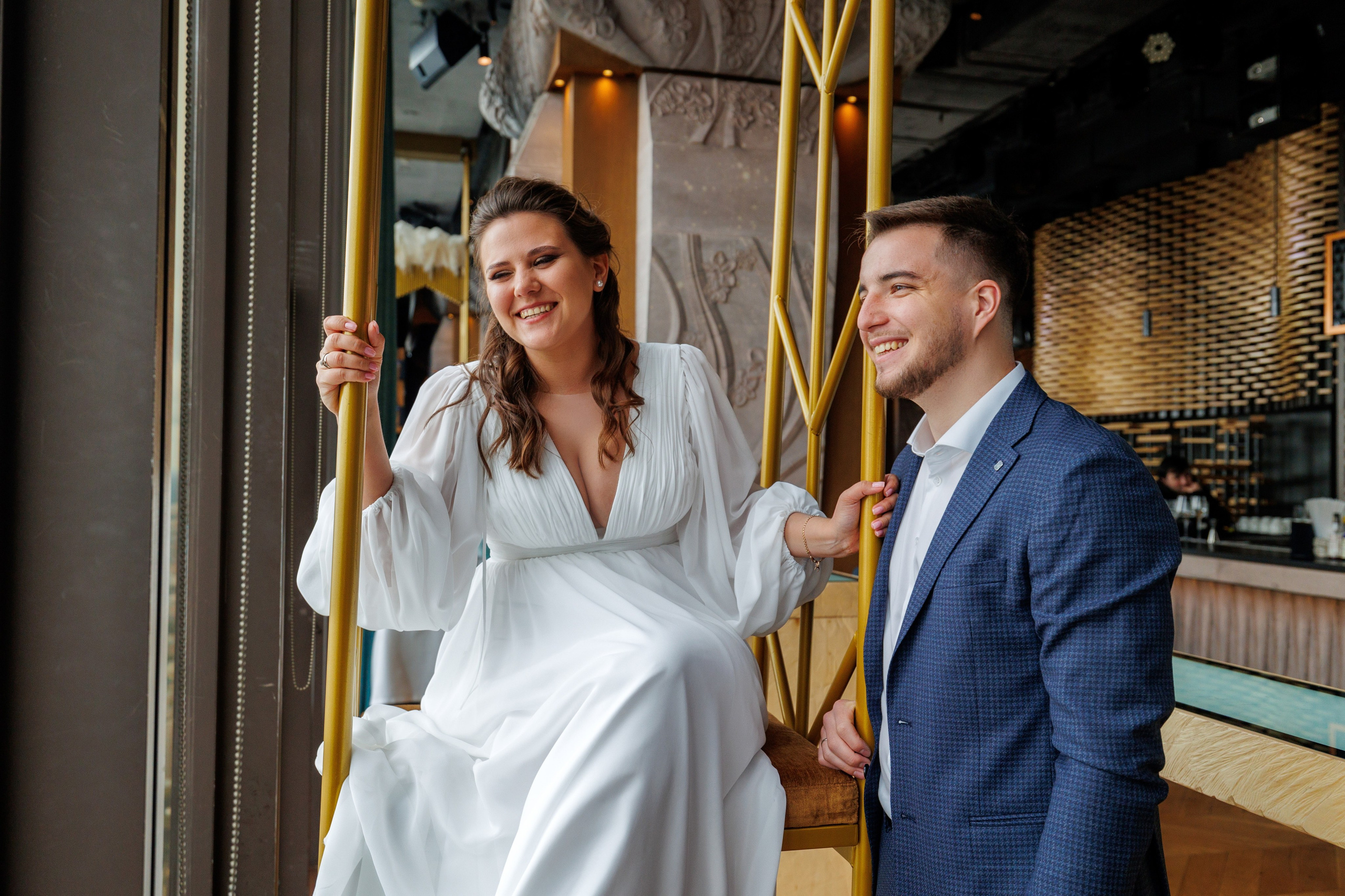 Фотограф на регистрацию в ЗАГС Москва Сити Birds Башня ОКО. Примеры фото, отзывы молодоженов и заявка на регистрацию через официальный сайт.