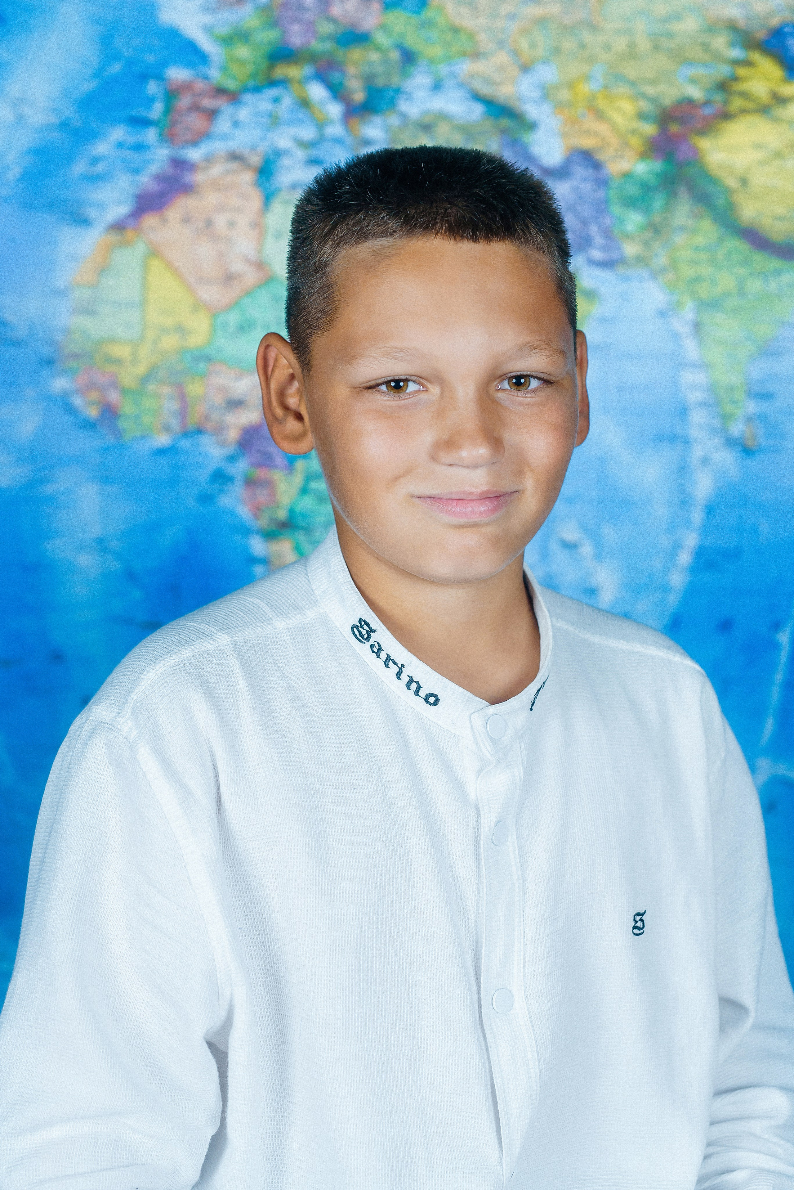 На фоне карты. Семейный фотограф в Барнауле