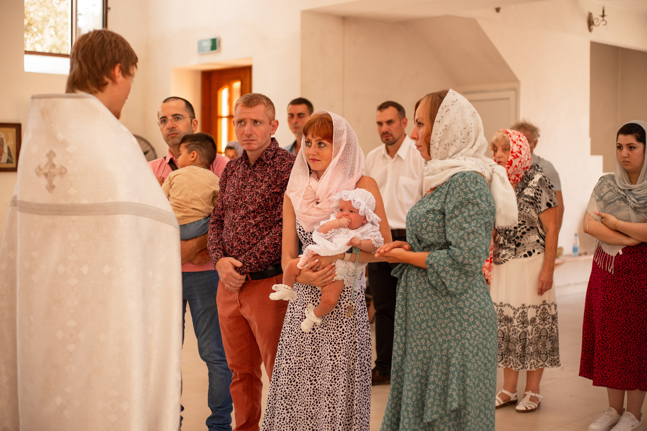 Крещение в храме апостола Симона Кананита в поселке Лоо. Семейный фотограф в Сочи, Лоо, Дагомысе, Вардане Кучумова Олеся