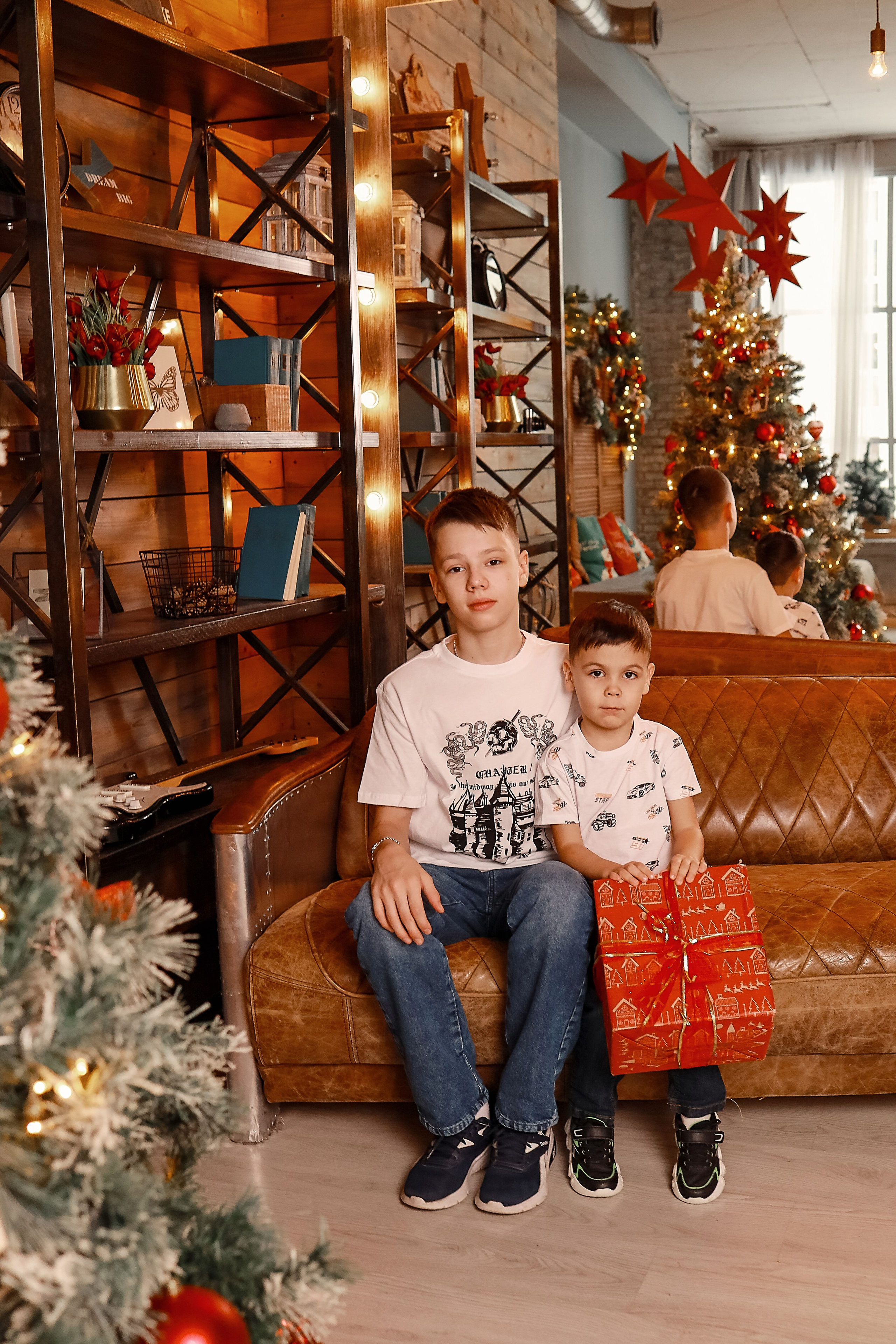 Семейная фотосессия в зале Лофт!. Иванова Ирина Свадебный и семейный фотограф г. Уфа