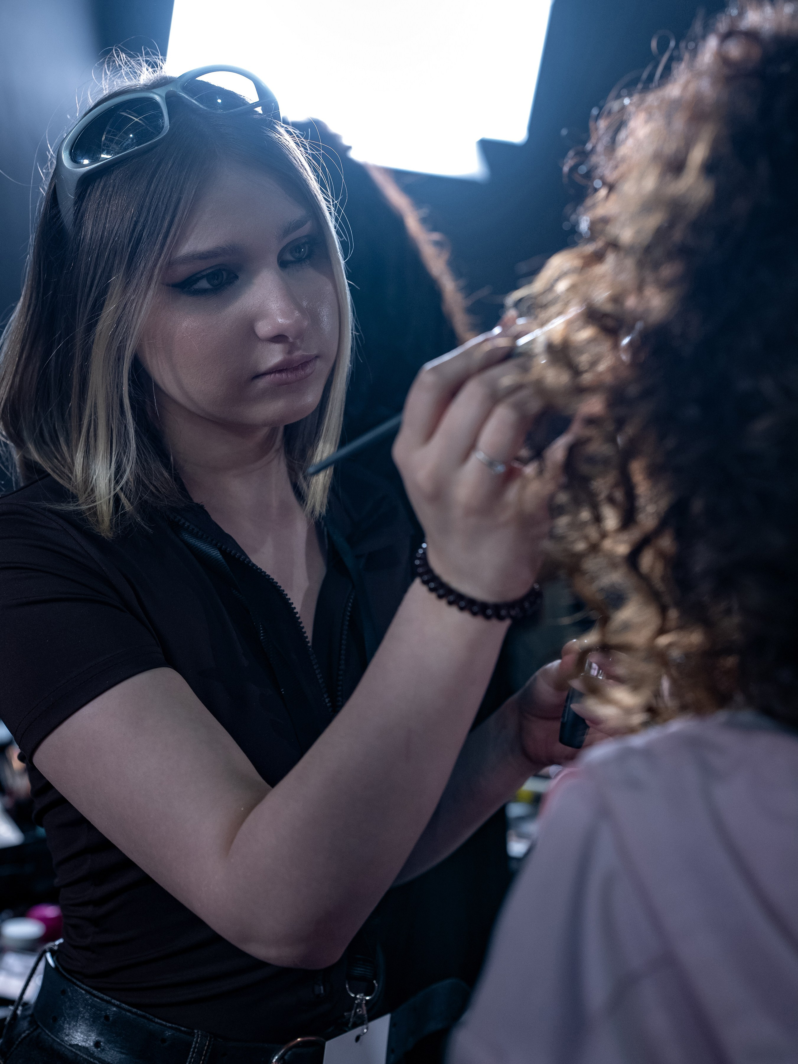 Visa Fashion Week Almaty Pre-Fall 2026 April Backstage Day 2. Сайт Алматинского НЮ АРТ, будуар и фэшн фотографа Дениса Карпенко
