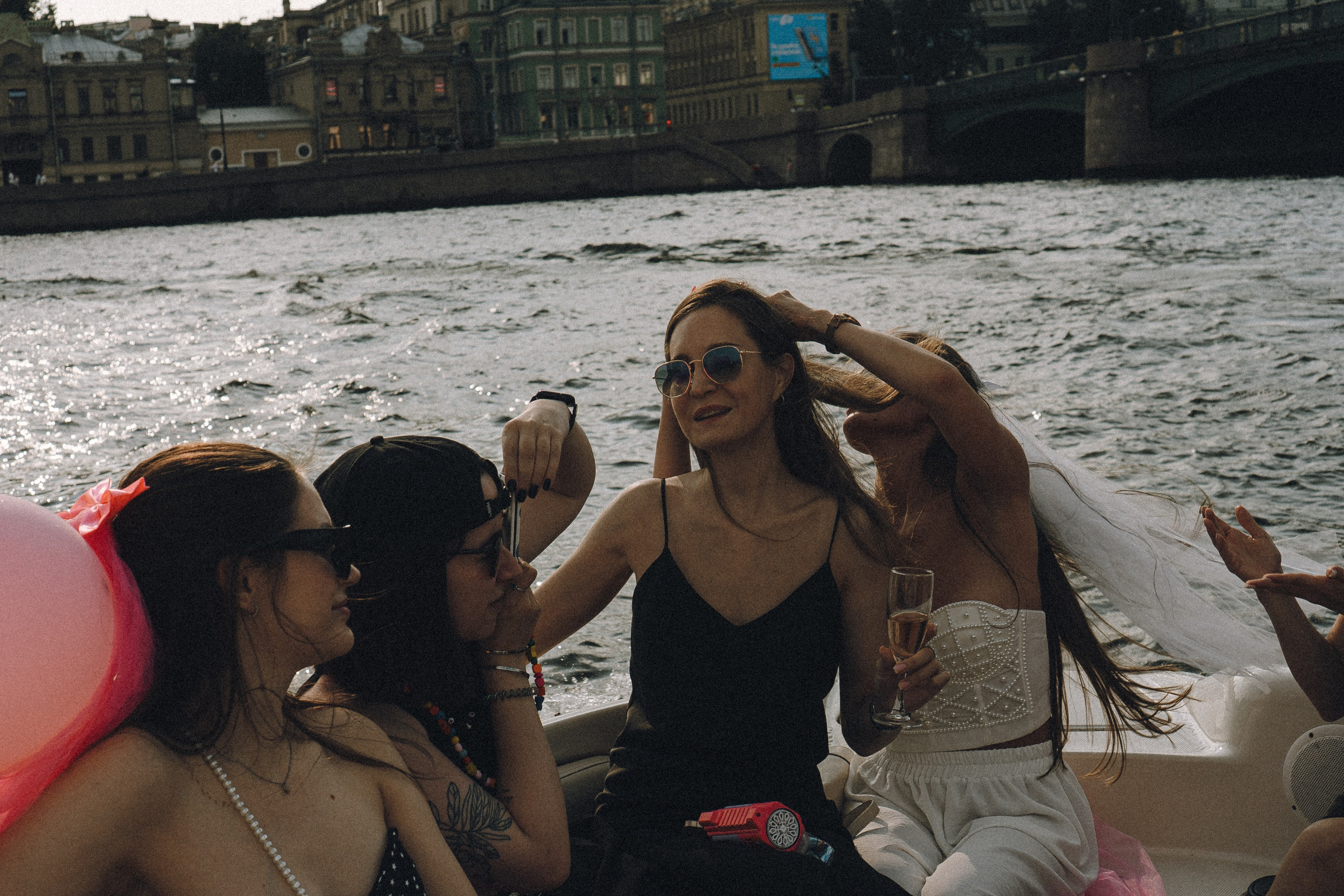 ДЕВИЧНИК НА КАТЕРЕ. Профессиональный фотограф, Санкт-Петербург — Виктория Богомолова