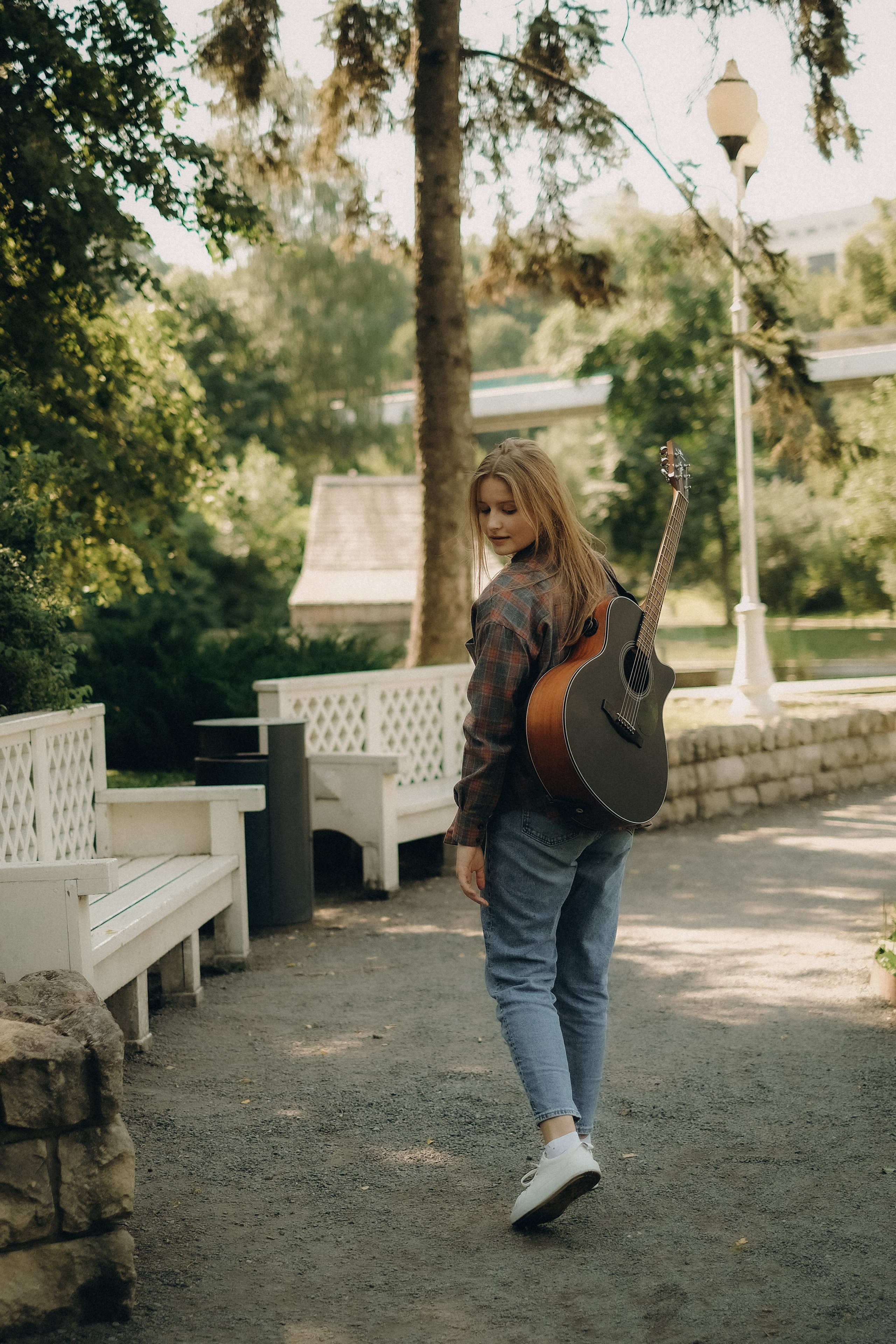 Девушка с гитарой. Свадебный и семейный фотограф в Москве Инника Кетлер