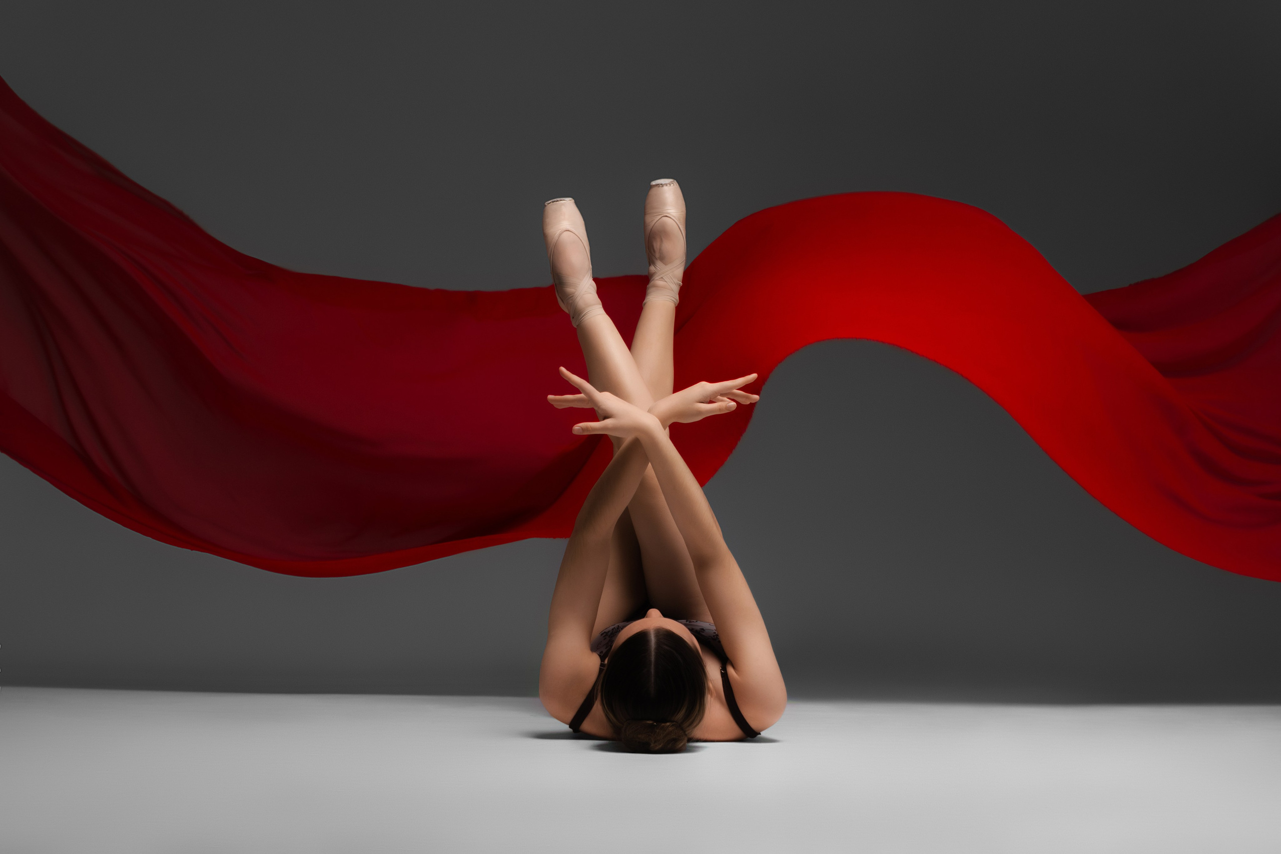 Гимнастика и балет. Фотограф беременности в Тюмени Любовь Докучаева