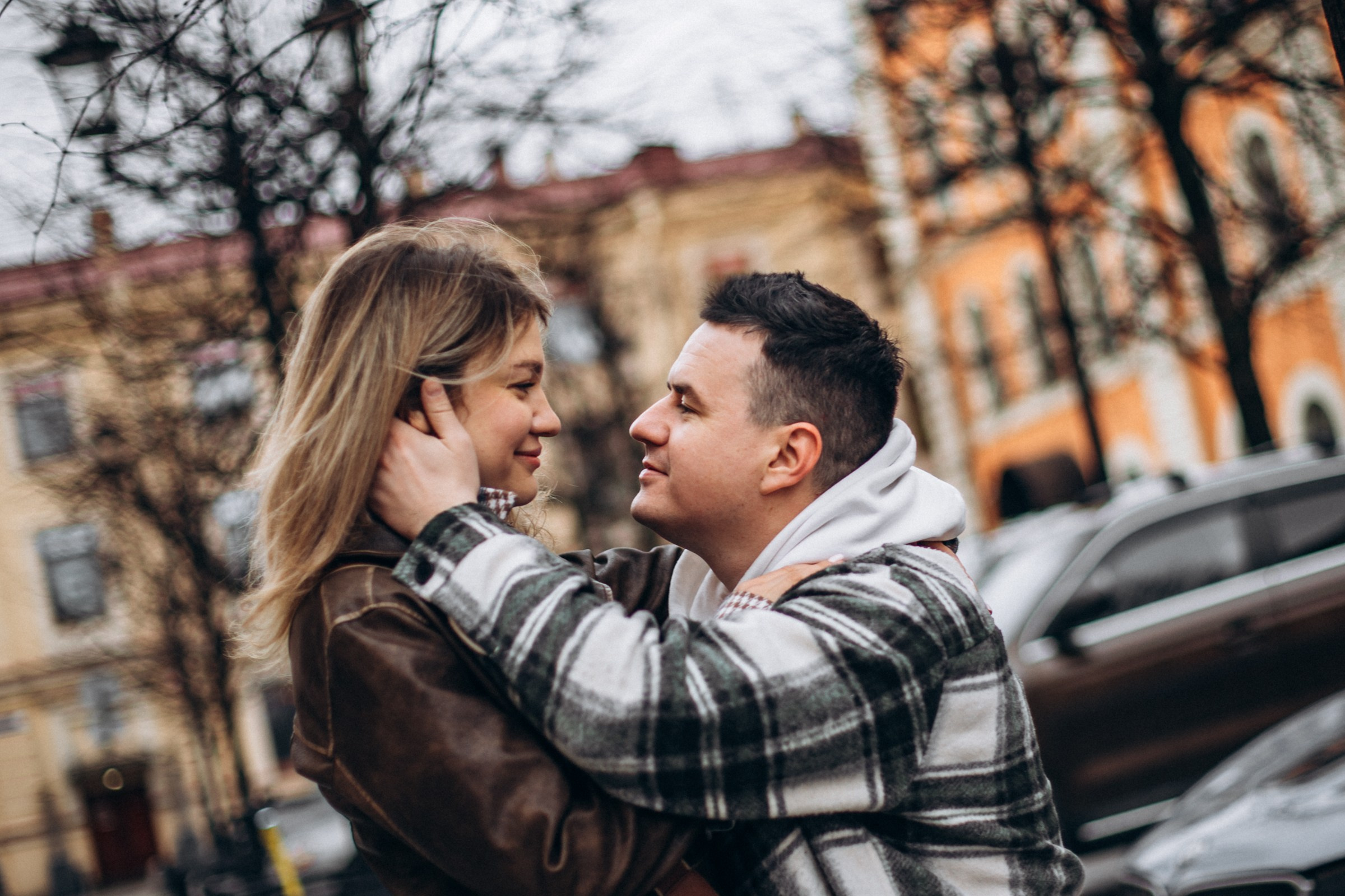 Юлия с семьей в апреле. Фотопрогулка в Петербурге. Индивидуальный и семейный фотограф в Санкт-Петербурге