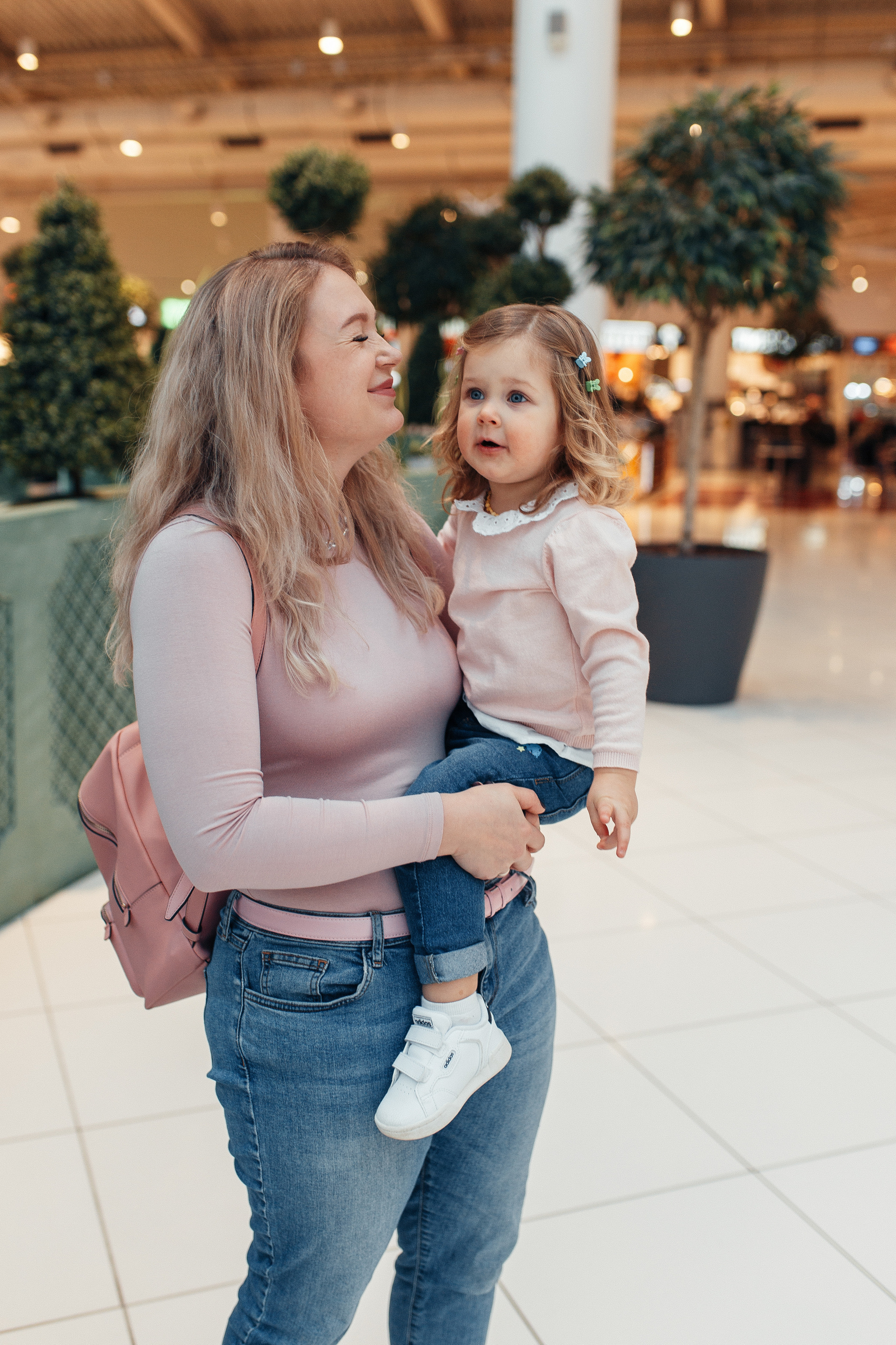 Прогулка по торговому центру. Семейный фотограф в Москве. Дарья Долгих