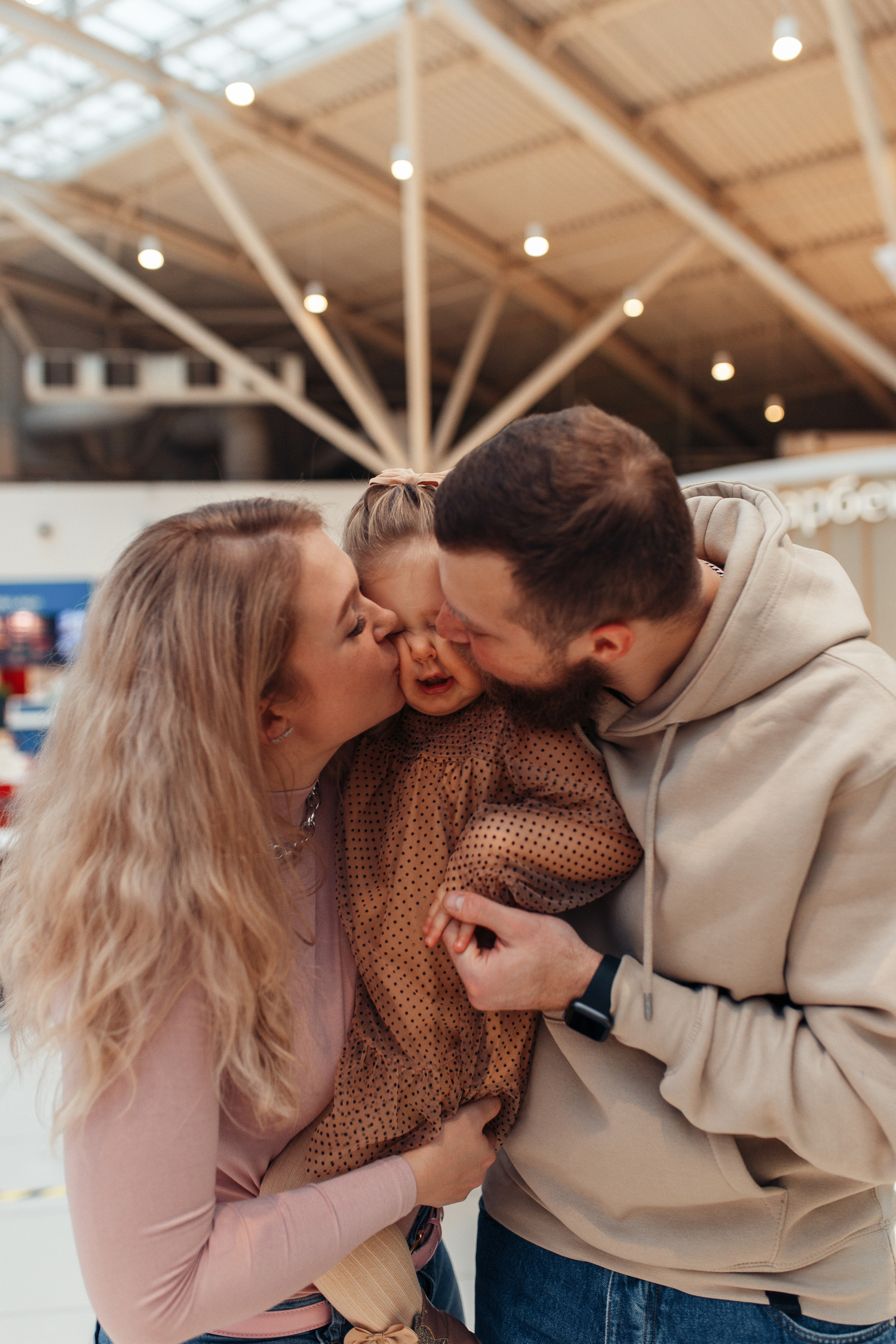 Прогулка по торговому центру. Семейный фотограф в Москве. Дарья Долгих