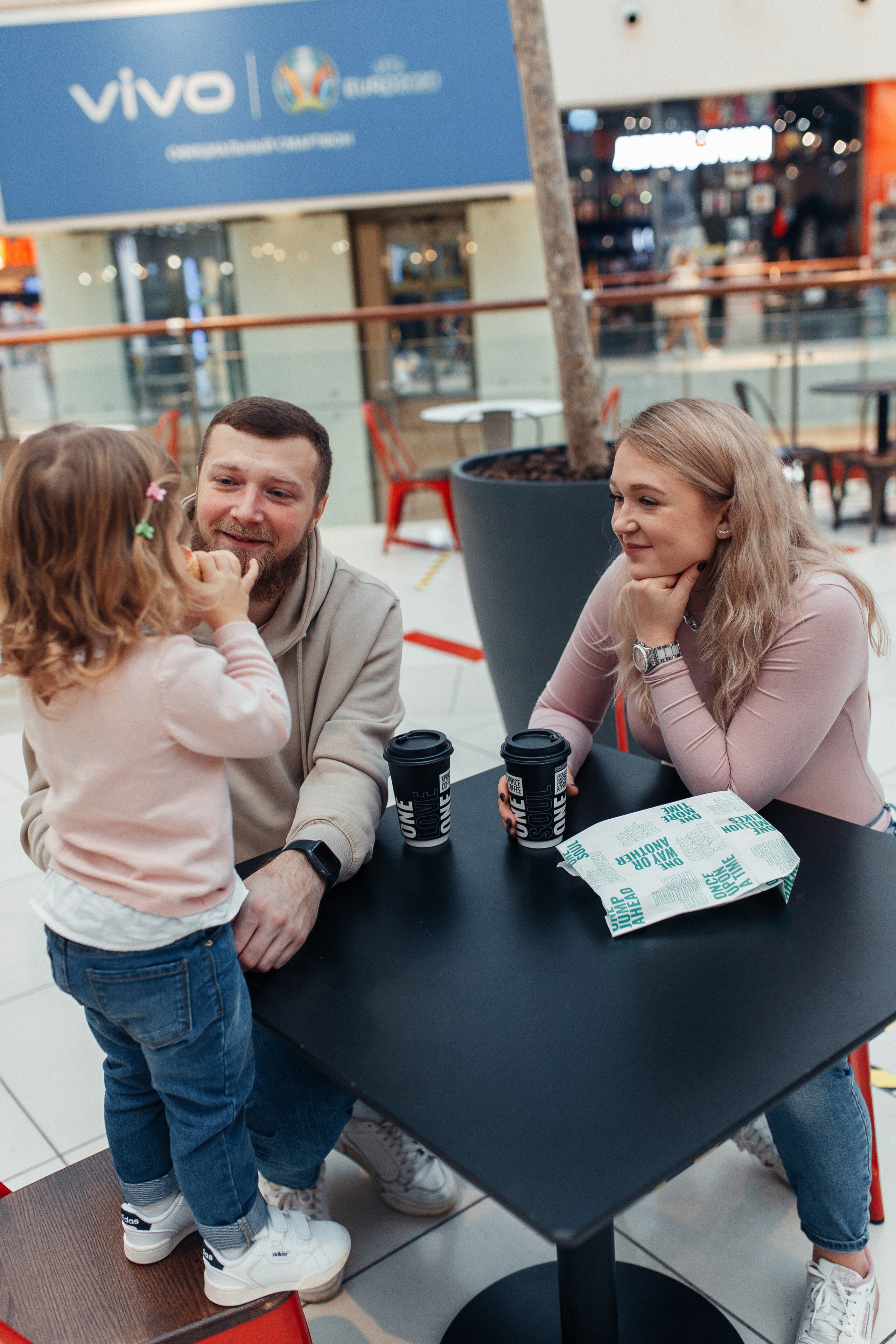 Прогулка по торговому центру. Семейный фотограф в Москве. Дарья Долгих
