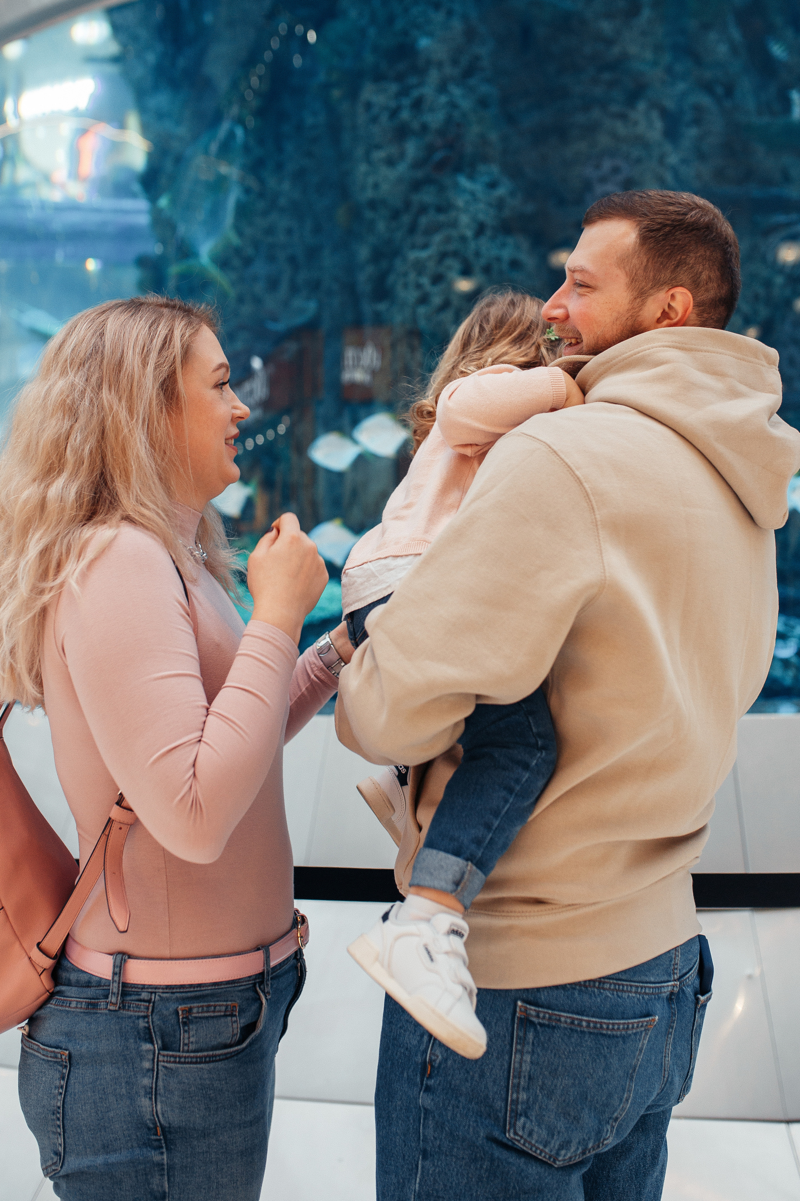 Прогулка по торговому центру. Семейный фотограф в Москве. Дарья Долгих