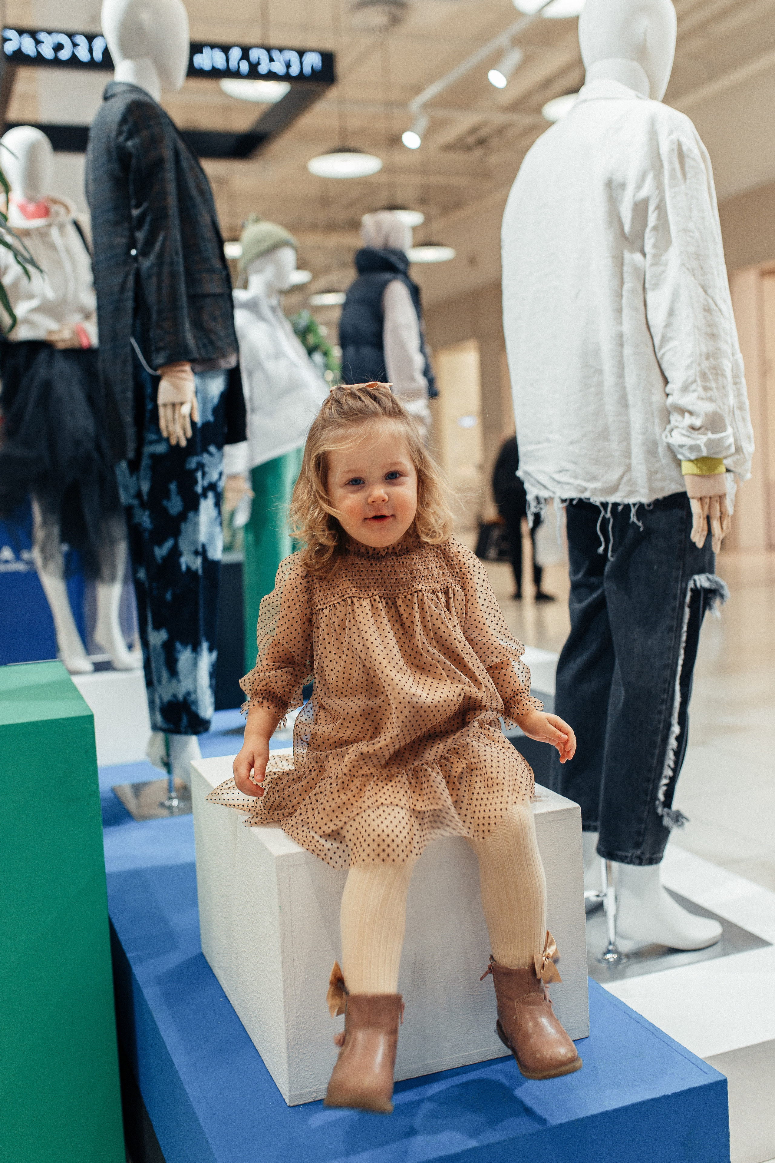 Прогулка по торговому центру. Семейный фотограф в Москве. Дарья Долгих