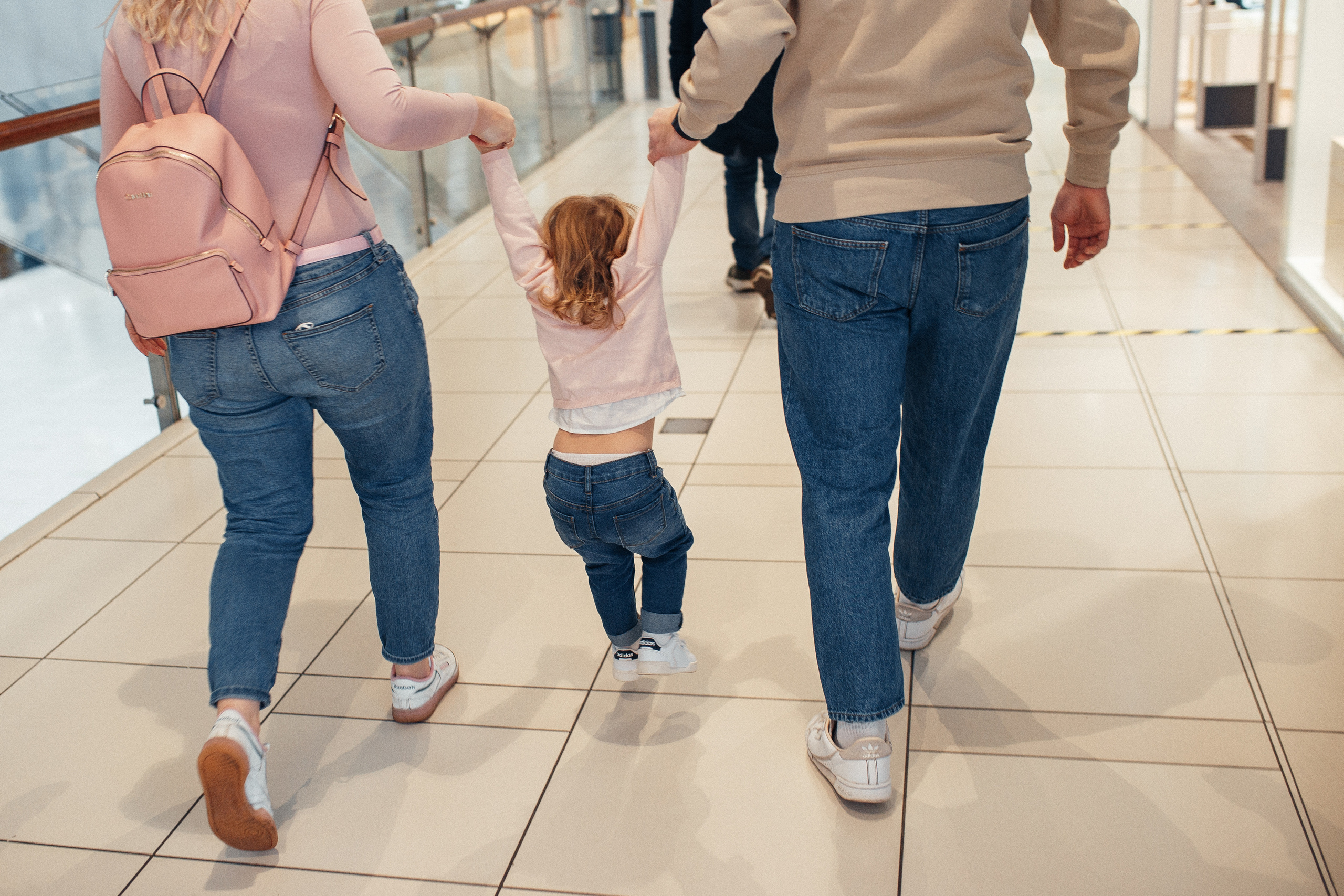 Прогулка по торговому центру. Семейный фотограф в Москве. Дарья Долгих