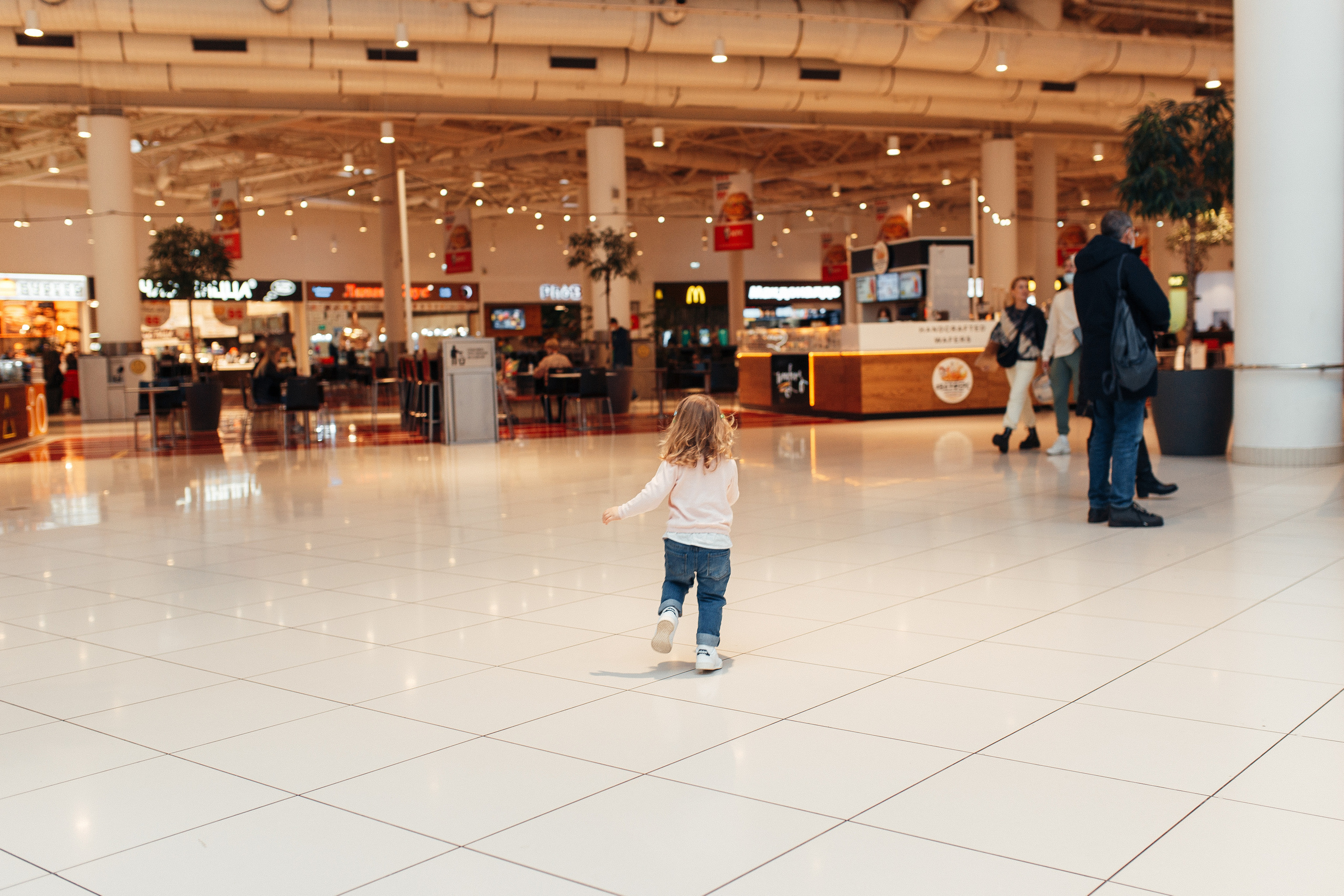 Прогулка по торговому центру. Семейный фотограф в Москве. Дарья Долгих