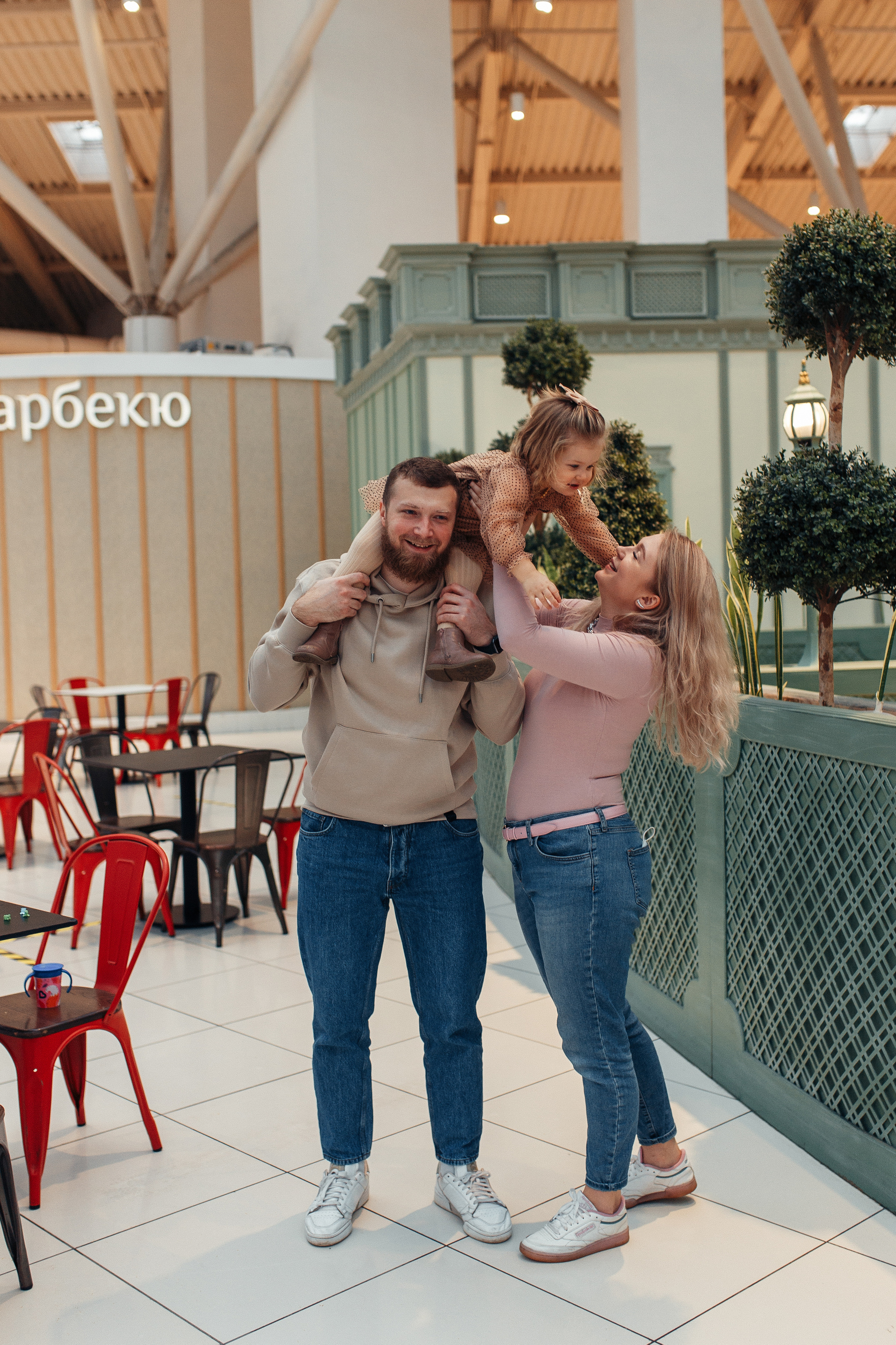 Прогулка по торговому центру. Семейный фотограф в Москве. Дарья Долгих