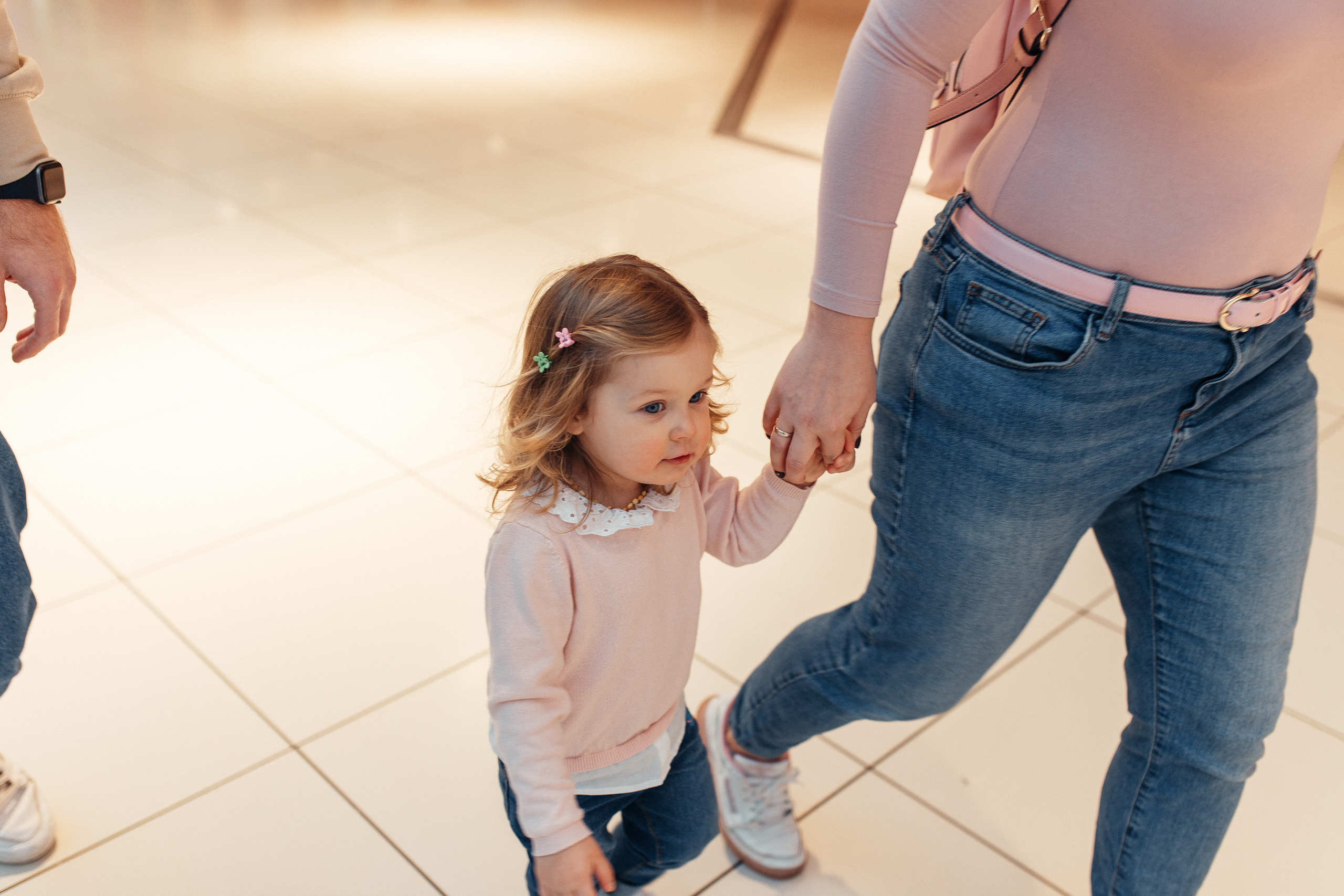 Прогулка по торговому центру. Семейный фотограф в Москве. Дарья Долгих