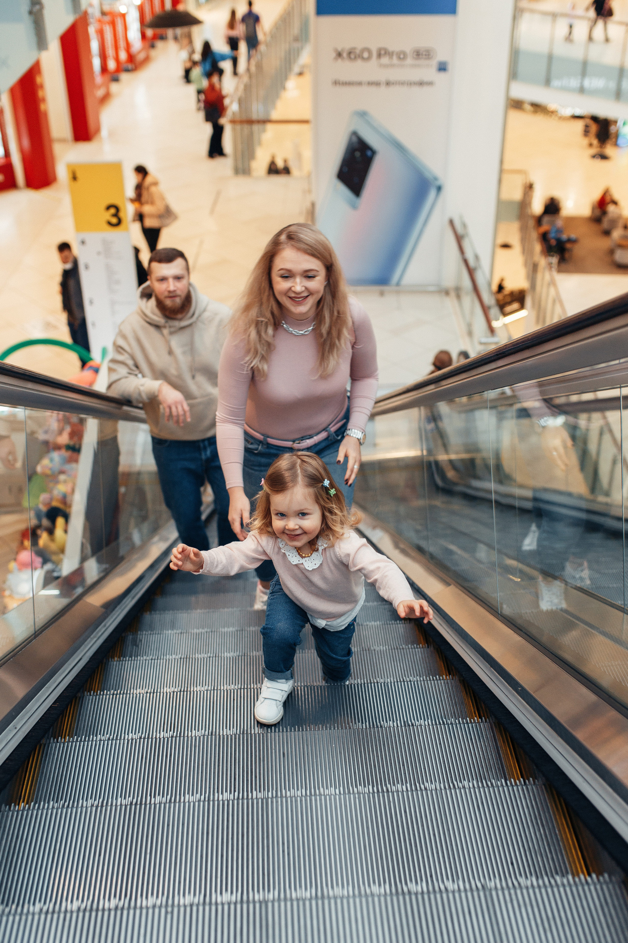 Прогулка по торговому центру. Семейный фотограф в Москве. Дарья Долгих
