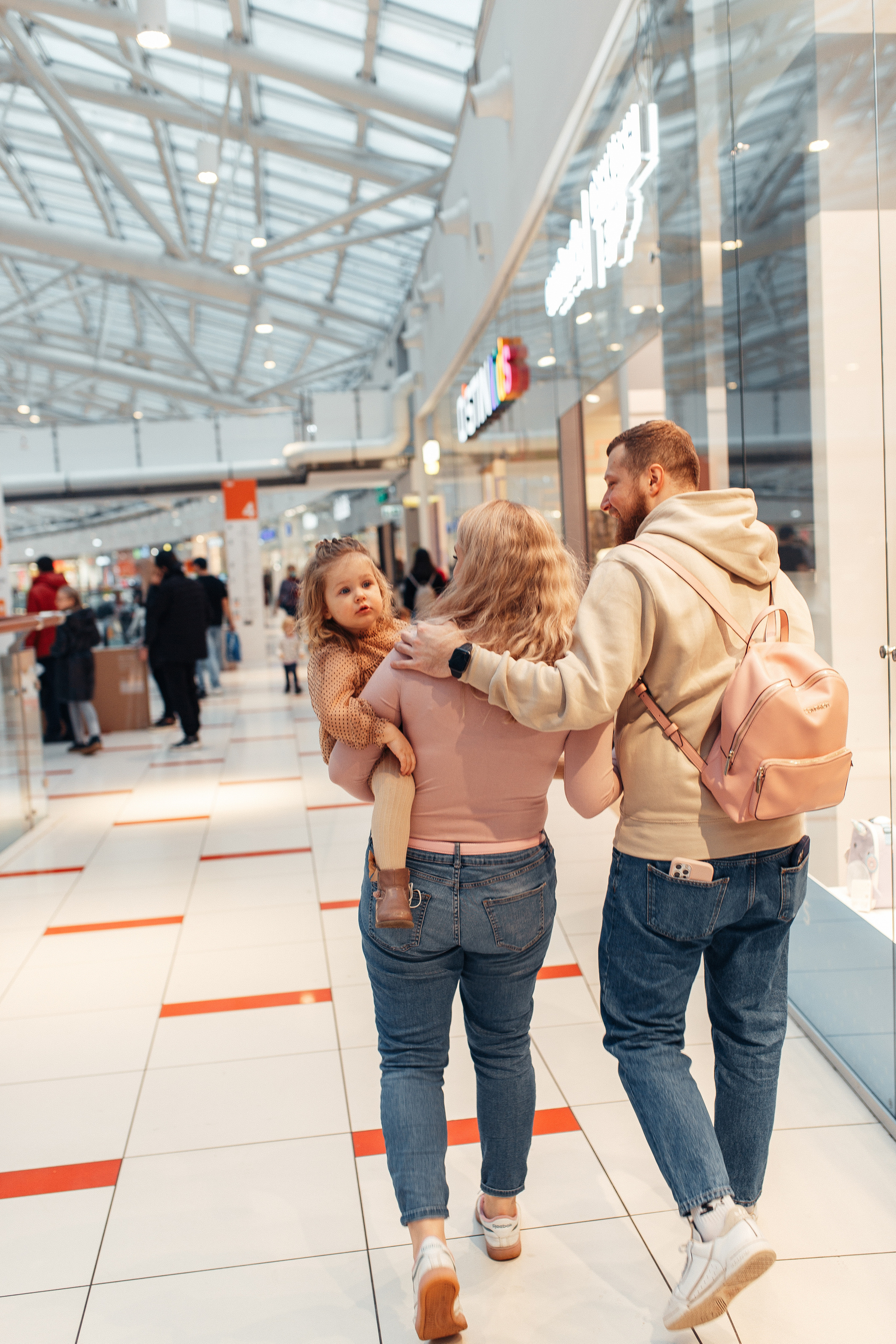 Прогулка по торговому центру. Семейный фотограф в Москве. Дарья Долгих