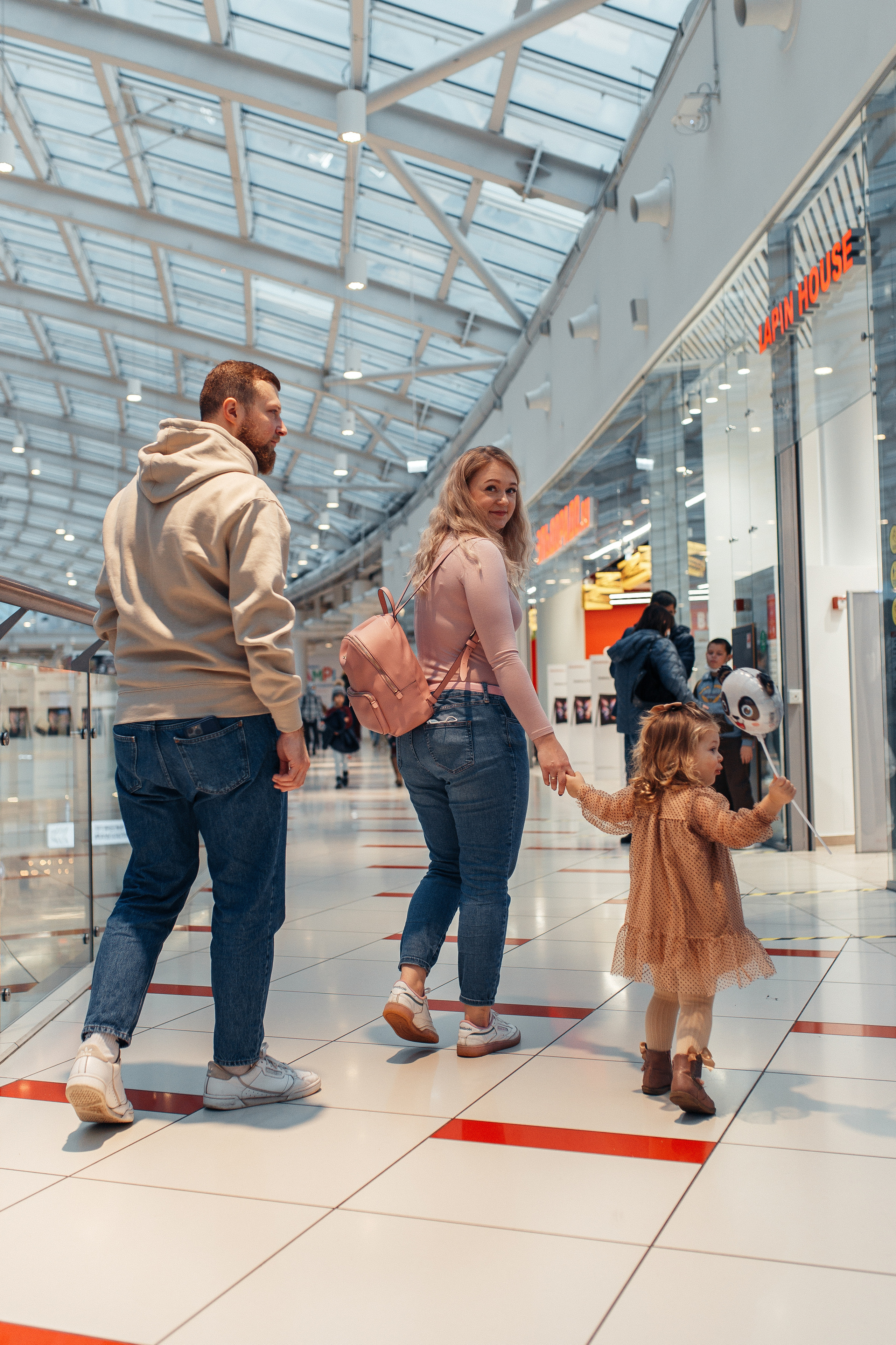 Прогулка по торговому центру. Семейный фотограф в Москве. Дарья Долгих