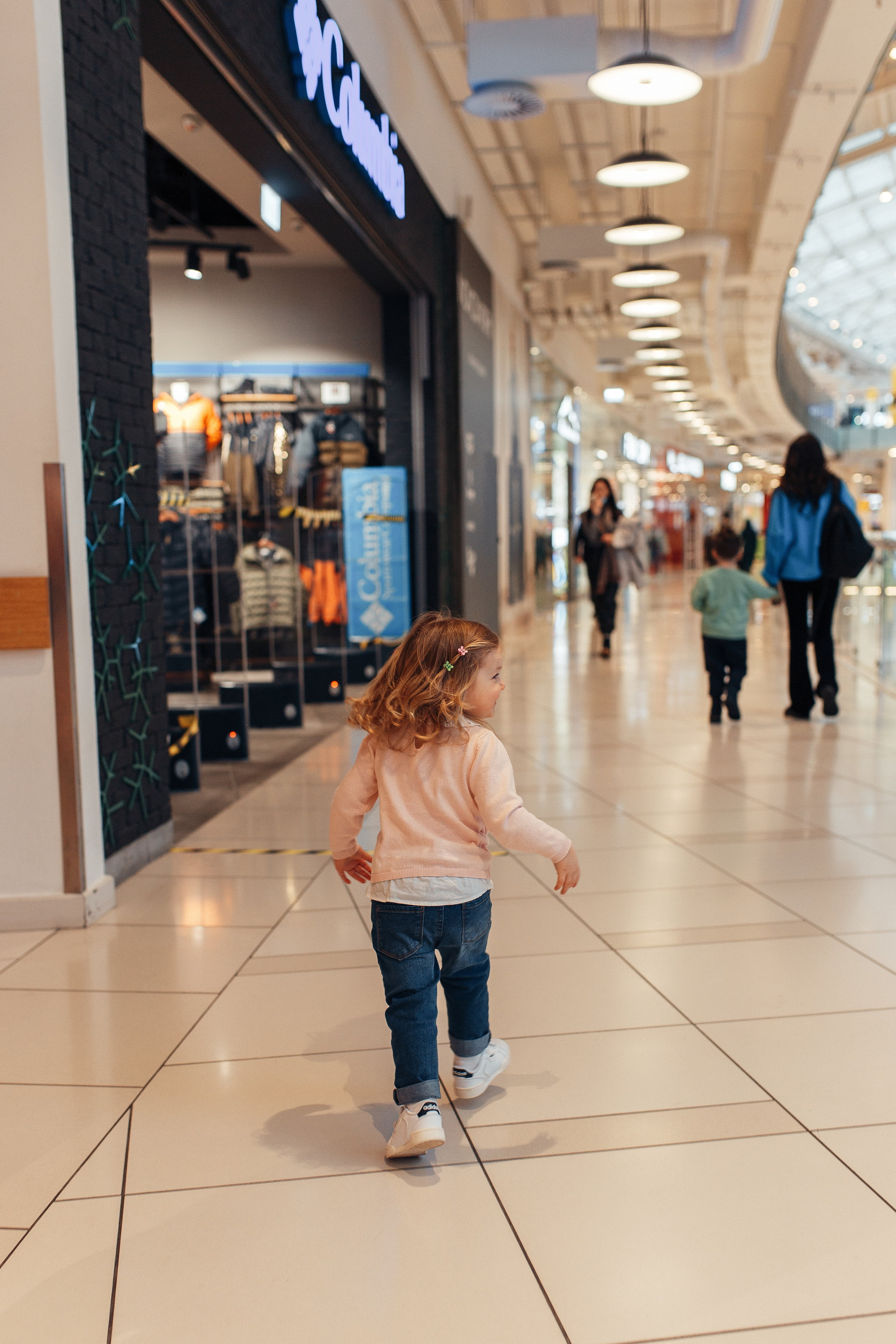 Прогулка по торговому центру. Семейный фотограф в Москве. Дарья Долгих