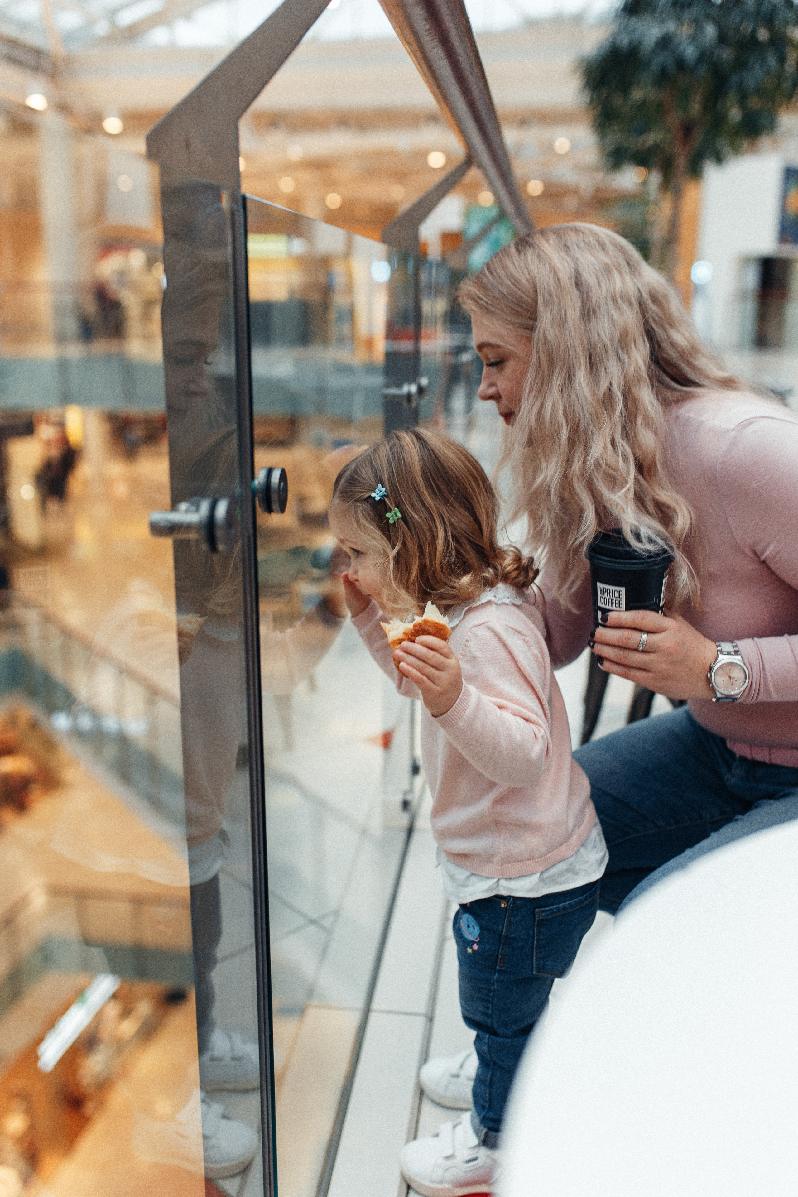 Прогулка по торговому центру. Семейный фотограф в Москве. Дарья Долгих
