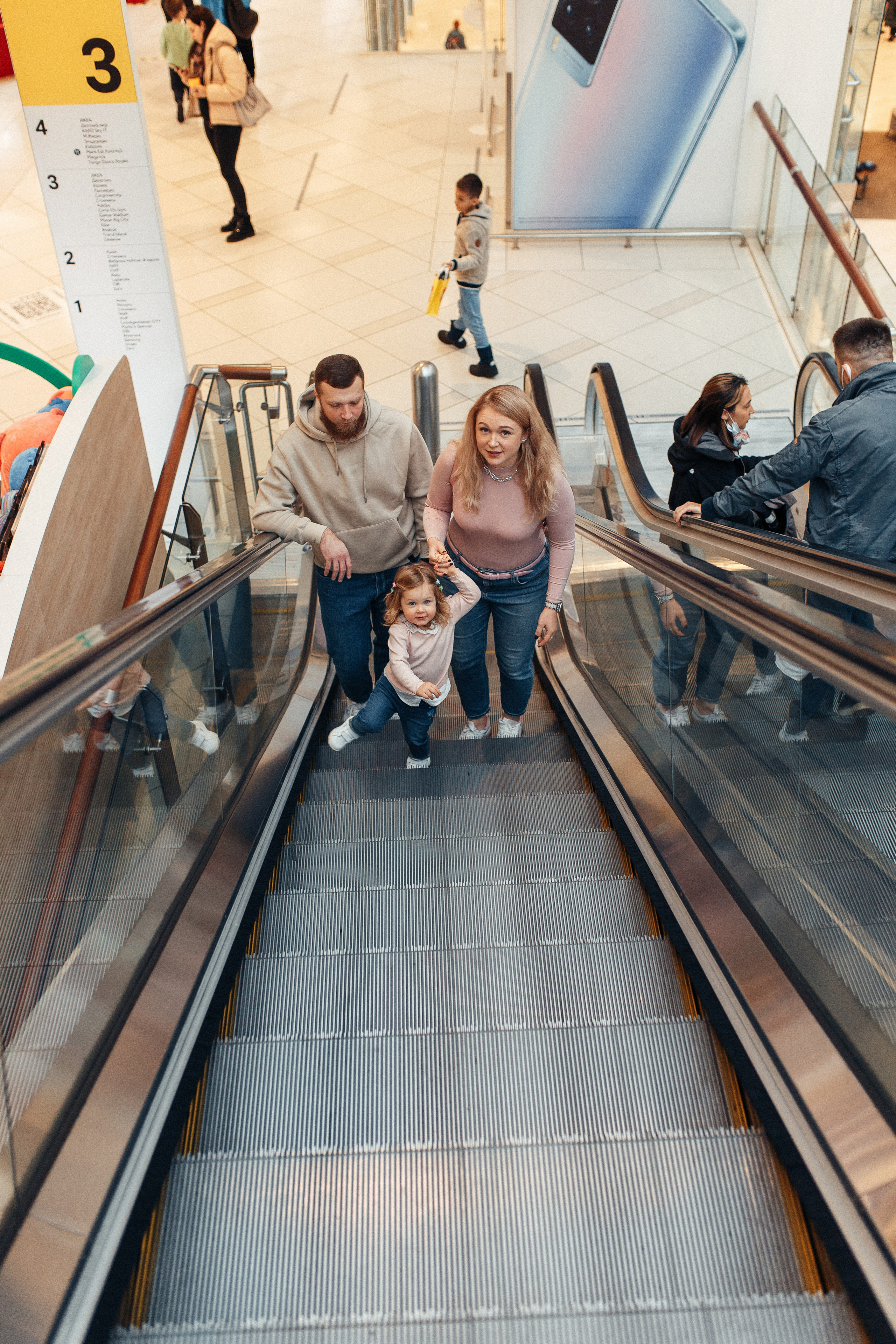 Прогулка по торговому центру. Семейный фотограф в Москве. Дарья Долгих