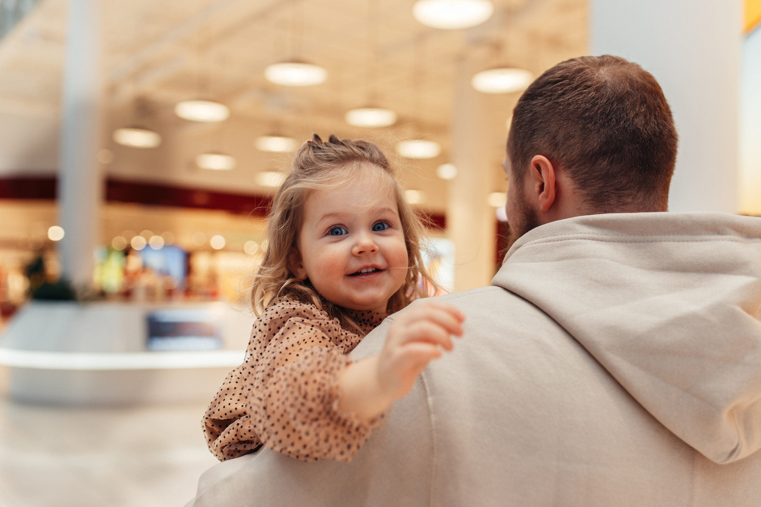 Прогулка по торговому центру. Семейный фотограф в Москве. Дарья Долгих