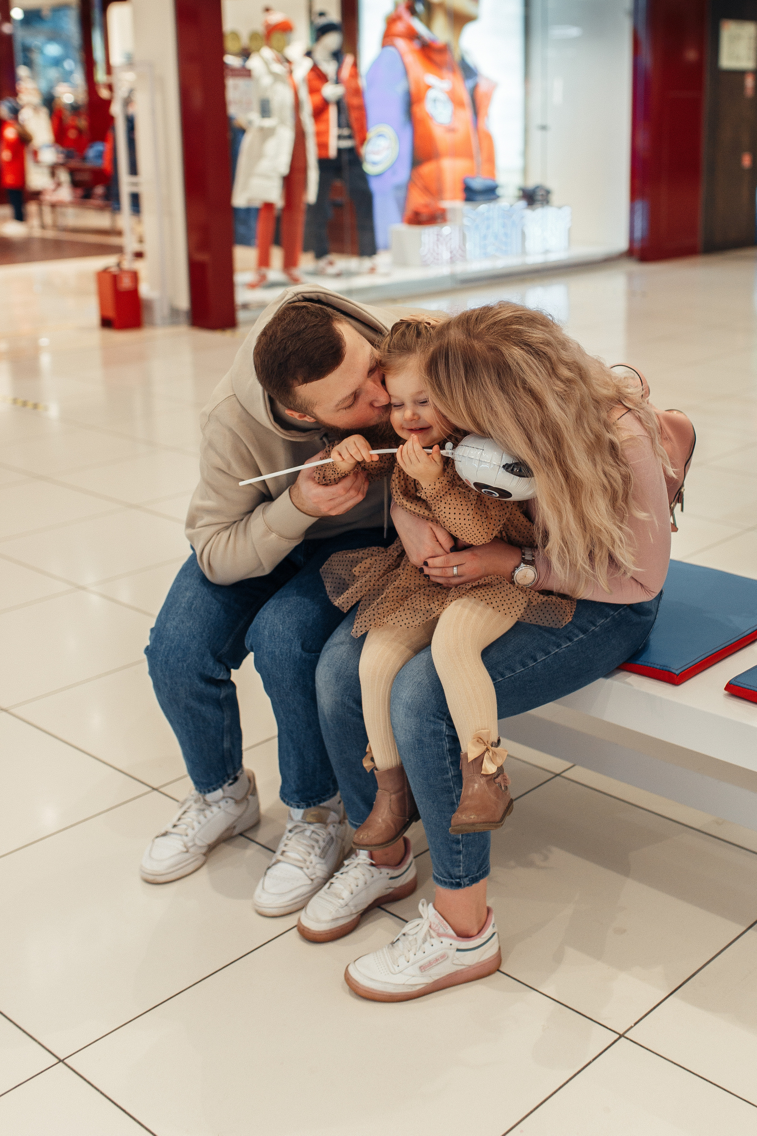 Прогулка по торговому центру. Семейный фотограф в Москве. Дарья Долгих