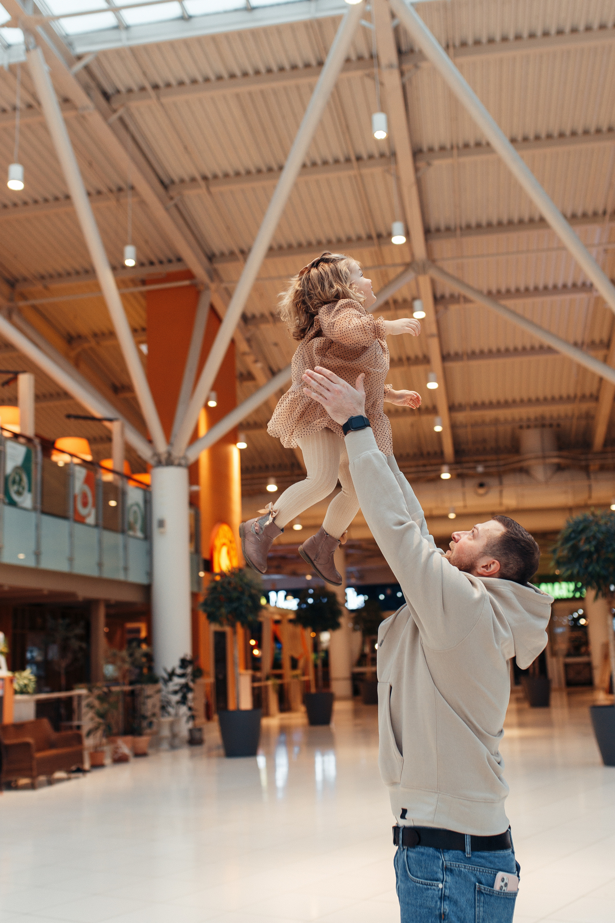 Прогулка по торговому центру. Семейный фотограф в Москве. Дарья Долгих