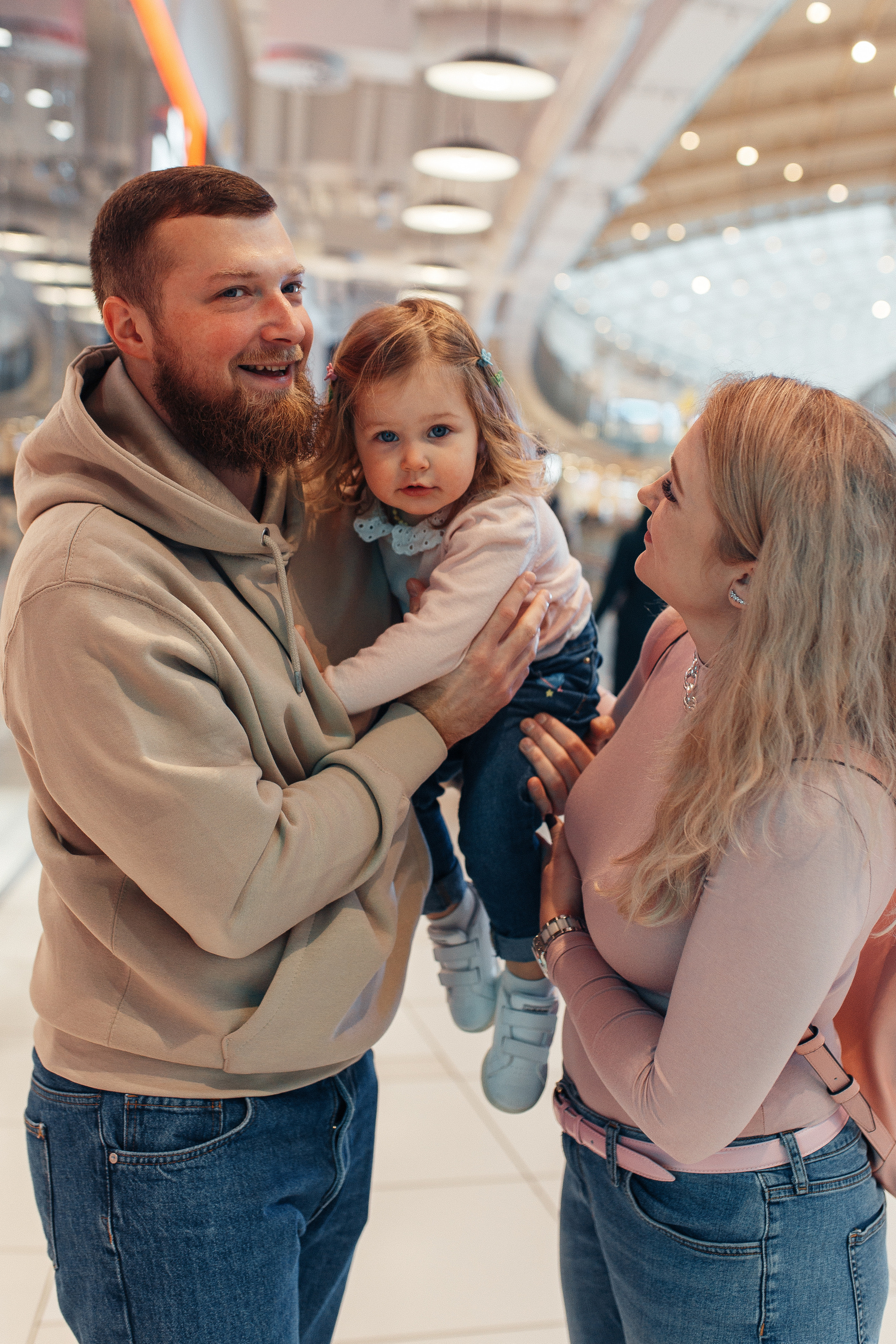 Прогулка по торговому центру. Семейный фотограф в Москве. Дарья Долгих