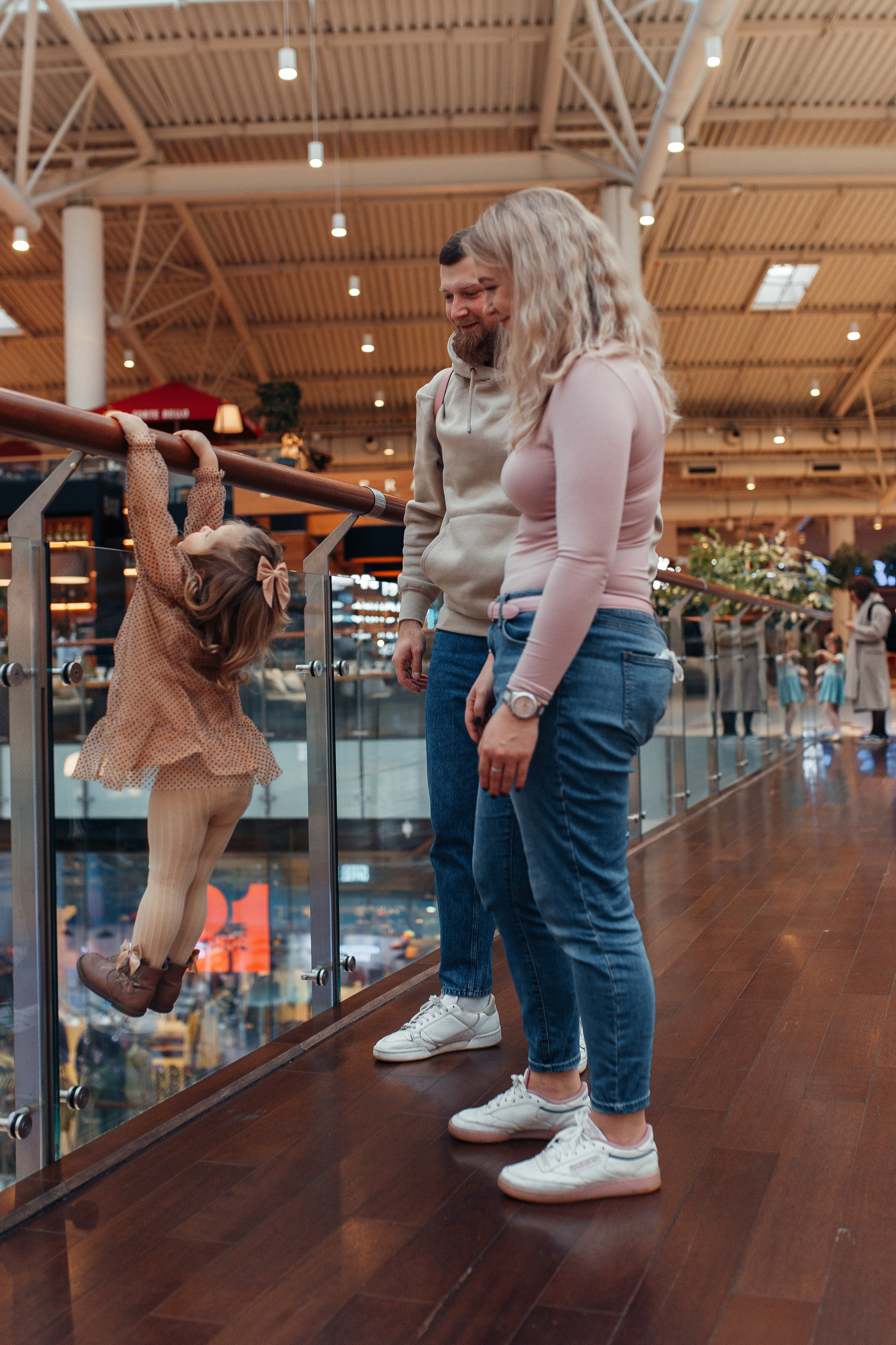Прогулка по торговому центру. Семейный фотограф в Москве. Дарья Долгих