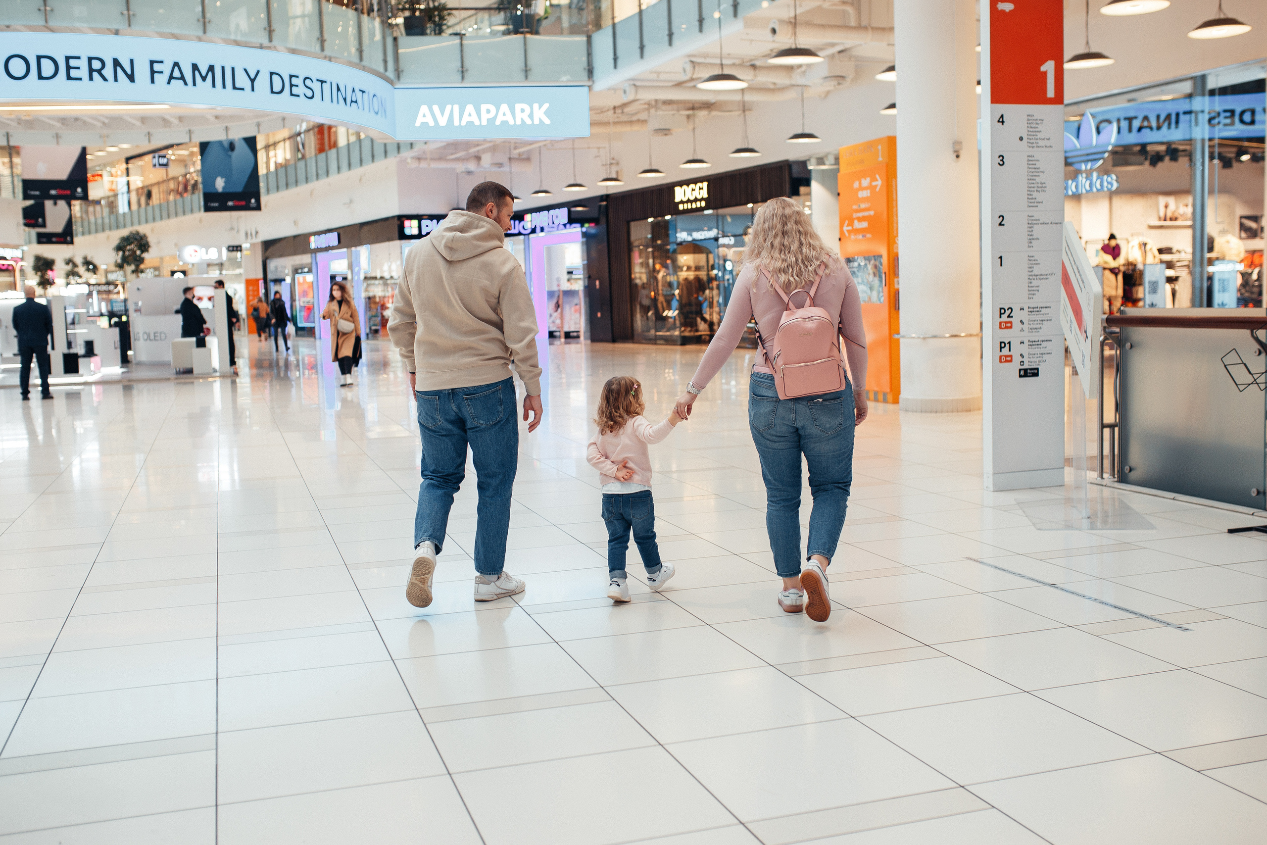 Прогулка по торговому центру. Семейный фотограф в Москве. Дарья Долгих