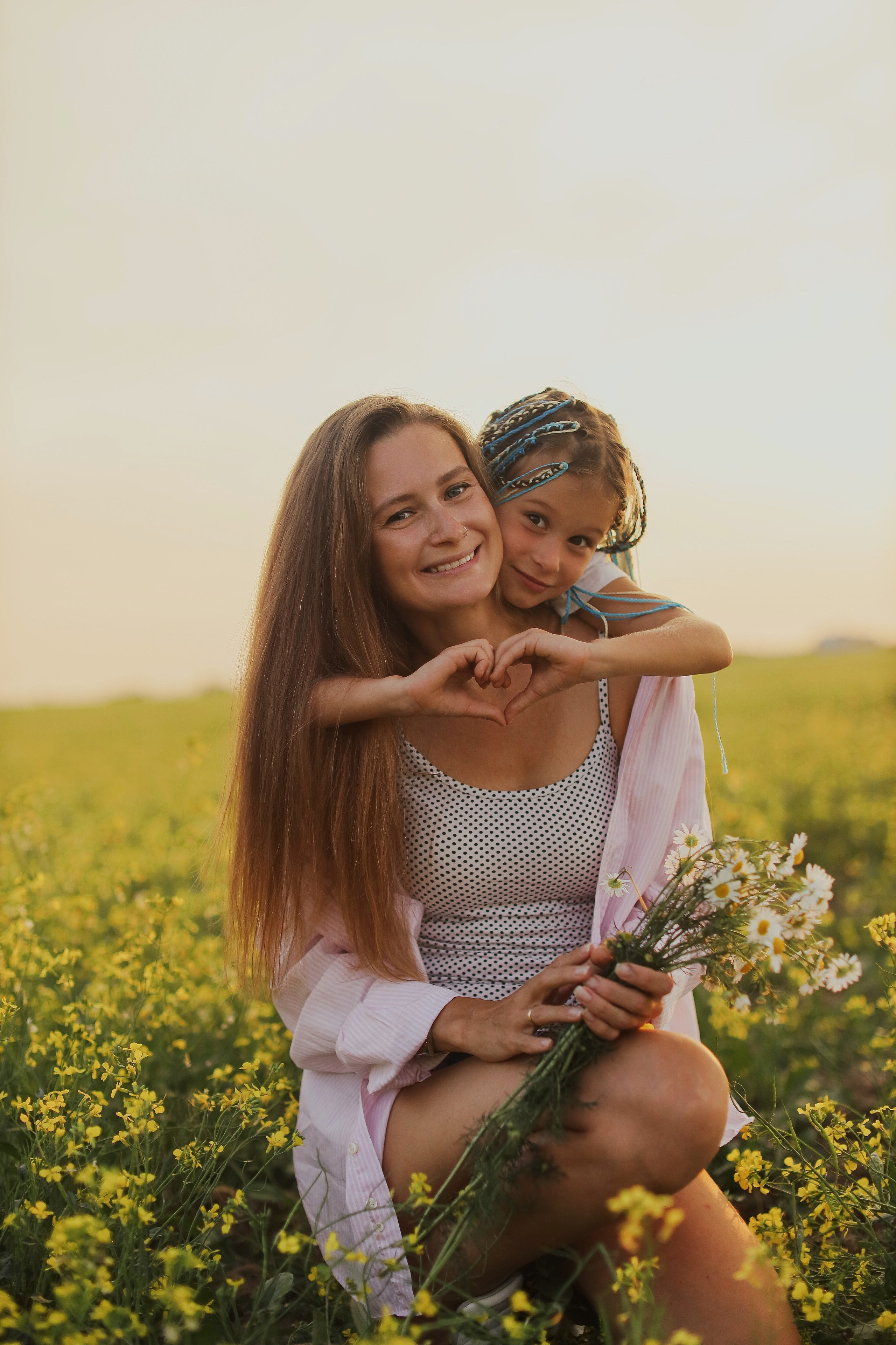 В поле на закате. Фотограф Анастасия Пинчук