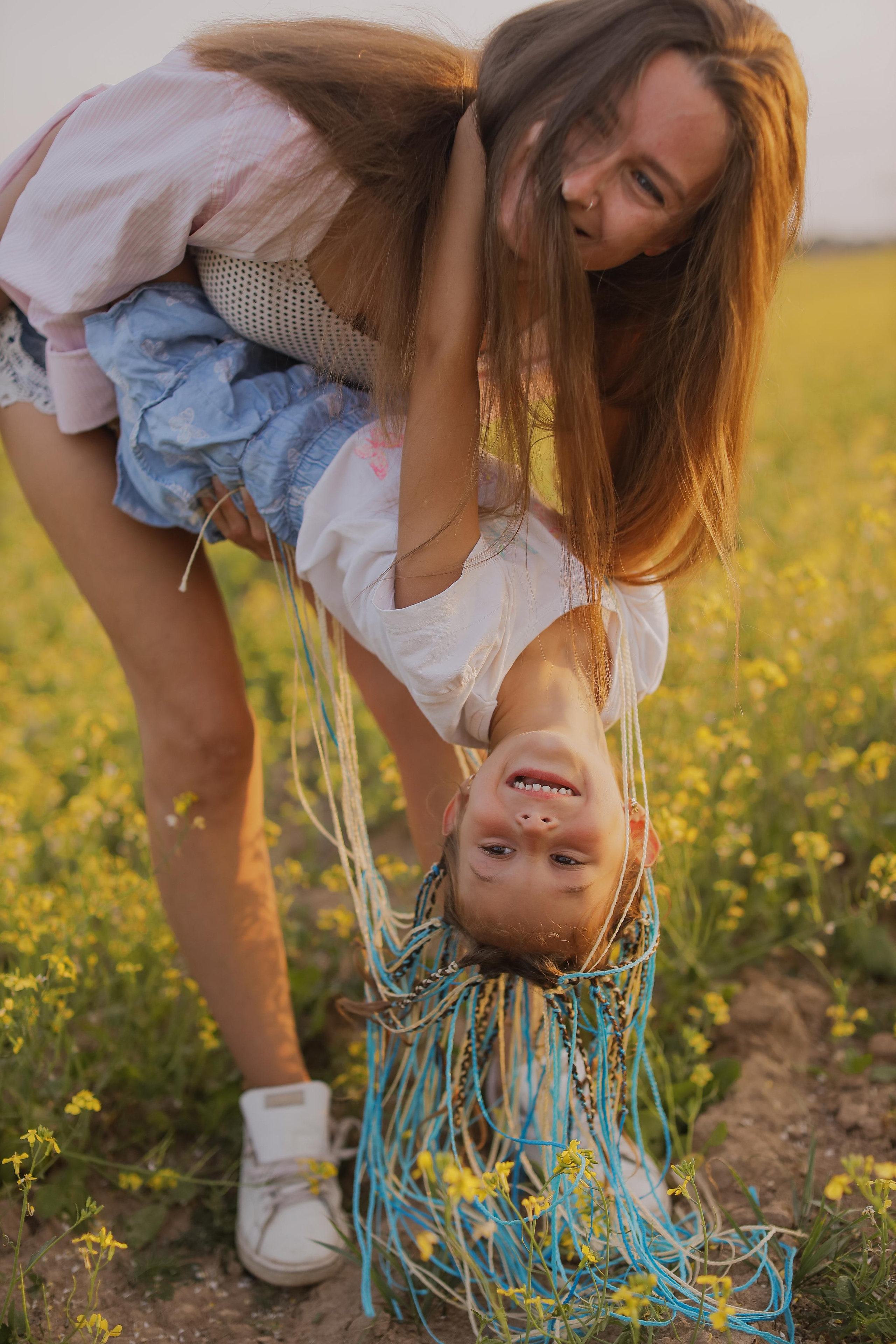 В поле на закате. Фотограф Анастасия Пинчук