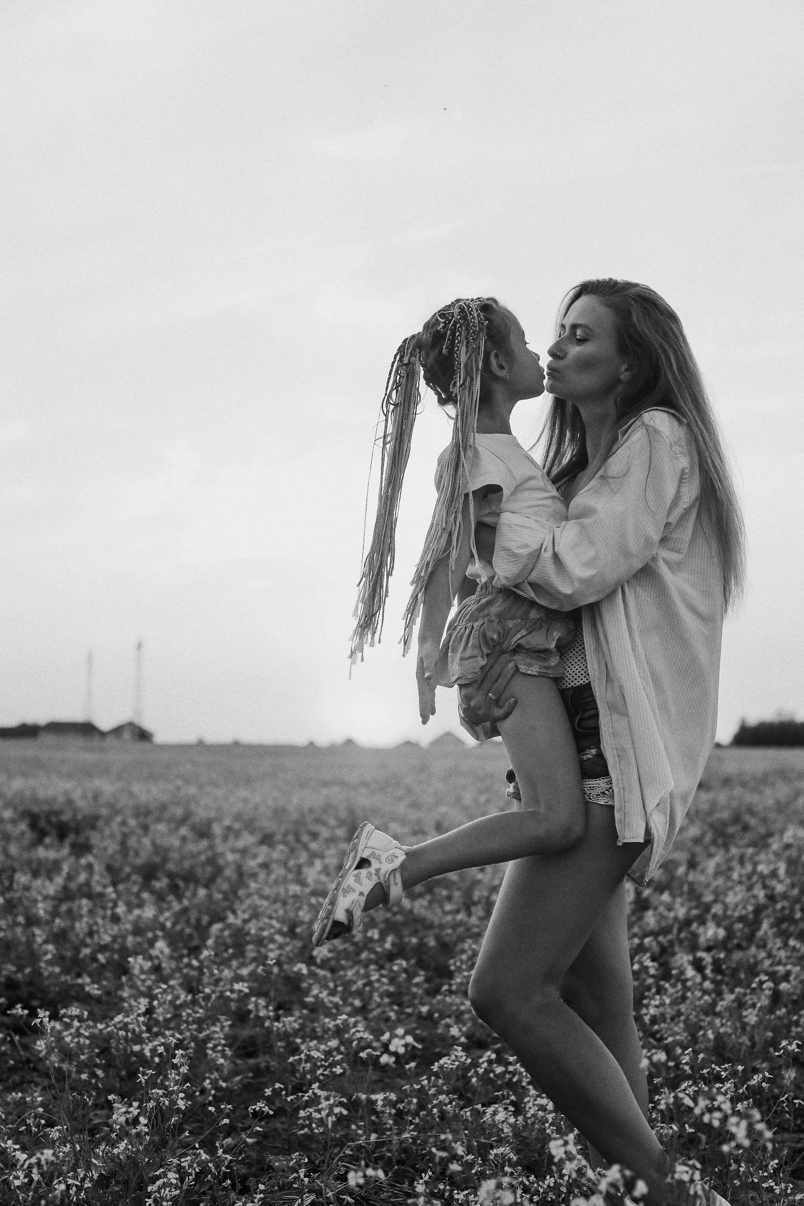 В поле на закате. Фотограф Анастасия Пинчук