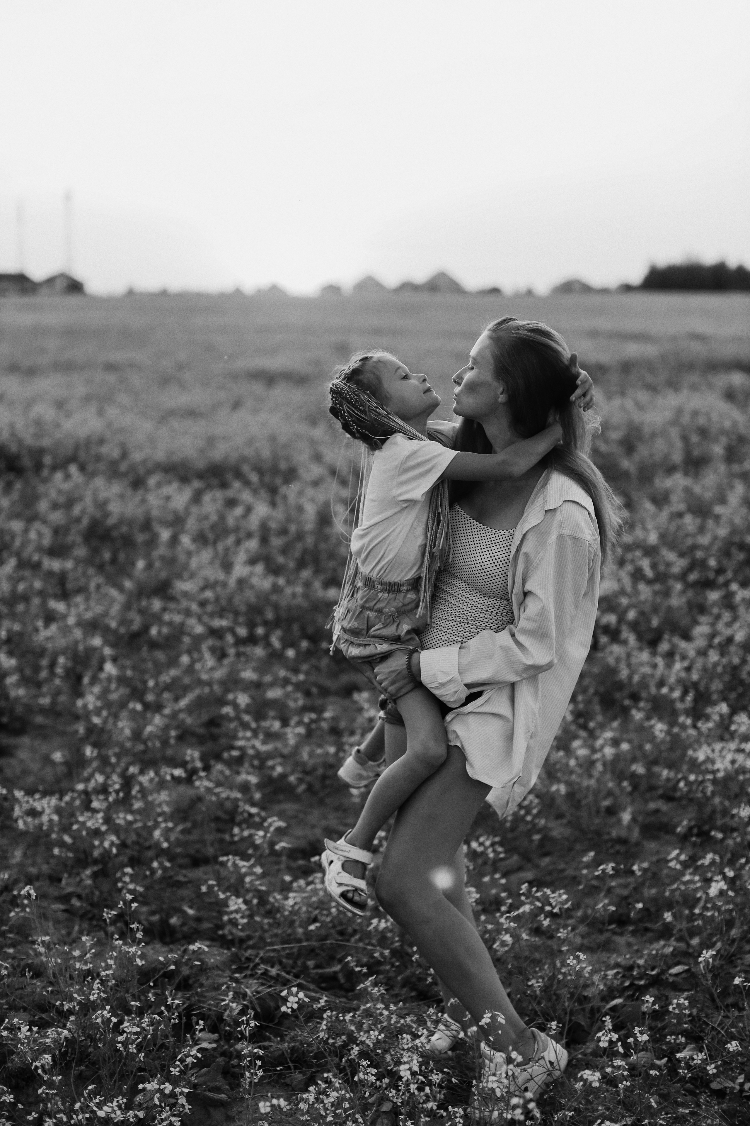 В поле на закате. Фотограф Анастасия Пинчук