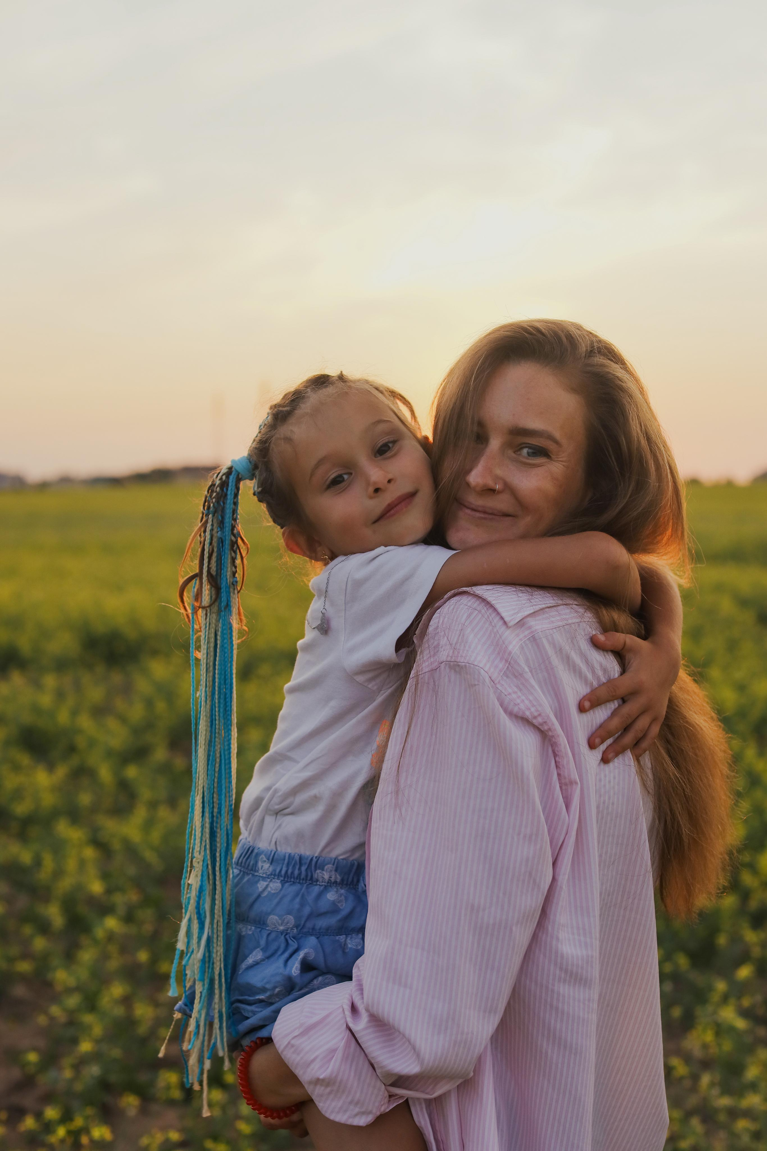 В поле на закате. Фотограф Анастасия Пинчук