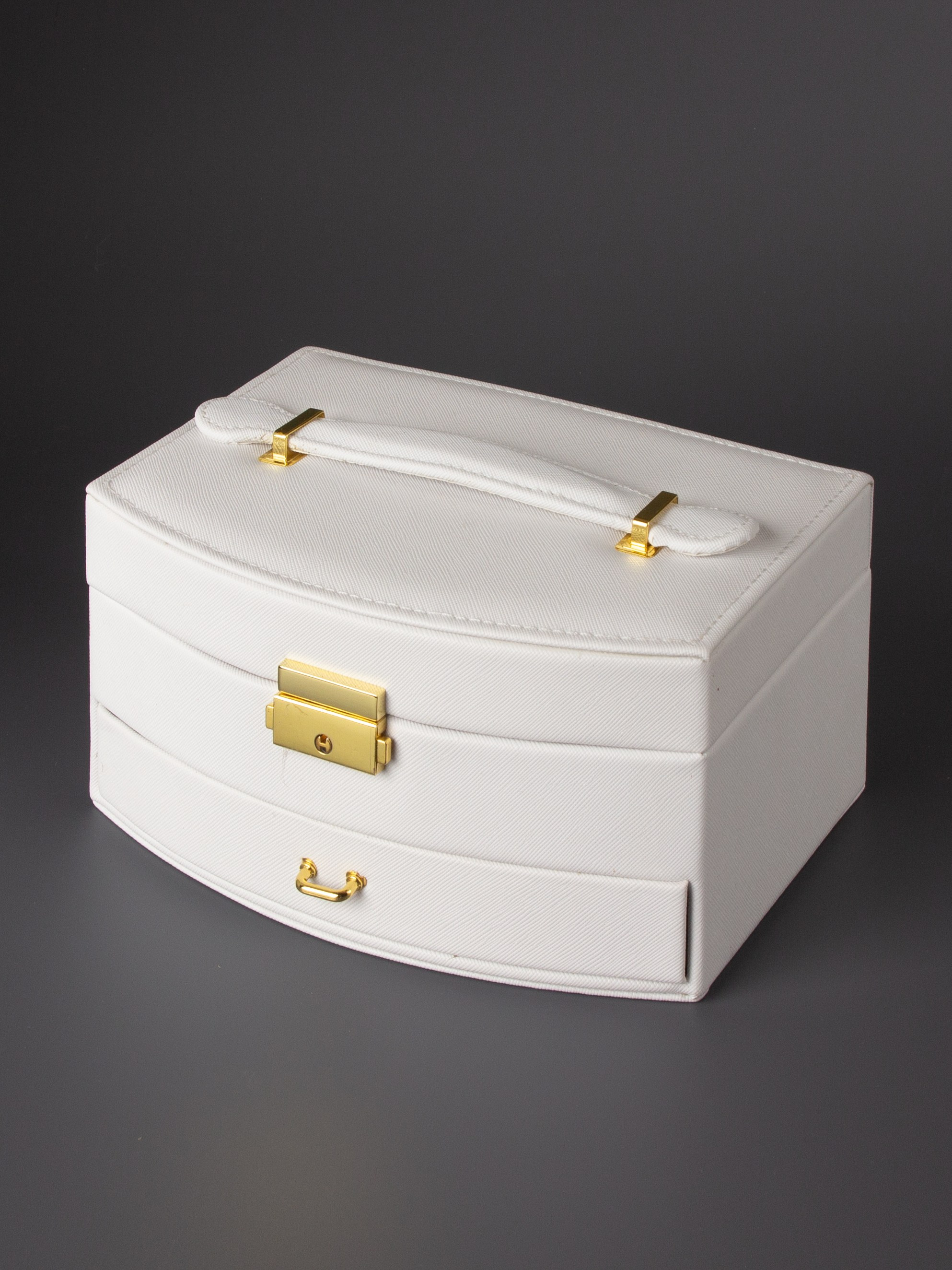 Шкатулка на сером. Александр Стряпунин — предметный фотограф в Улан-Удэ