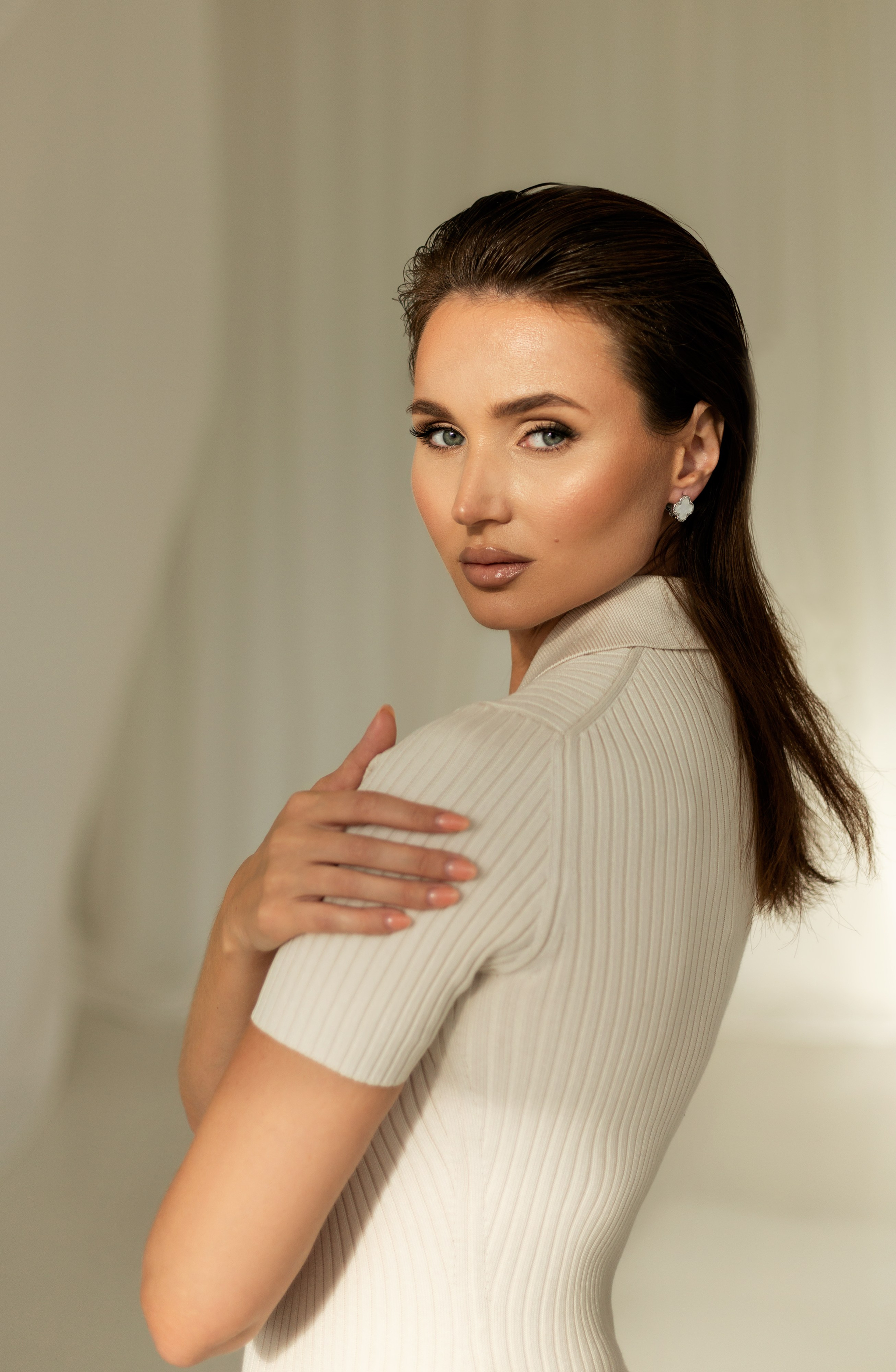 Женский портрет в студии. Женский и семейный фотограф в Екатеринбурге Маша Пруц