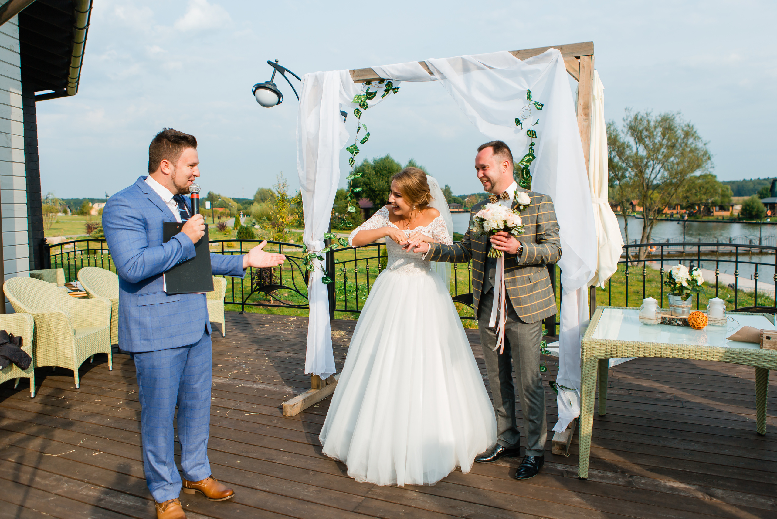 Фотограф на свадьбу. Свадебная фотосъемка. Видеосъемка свадеб. Видеооператор на свадьбу в Москве