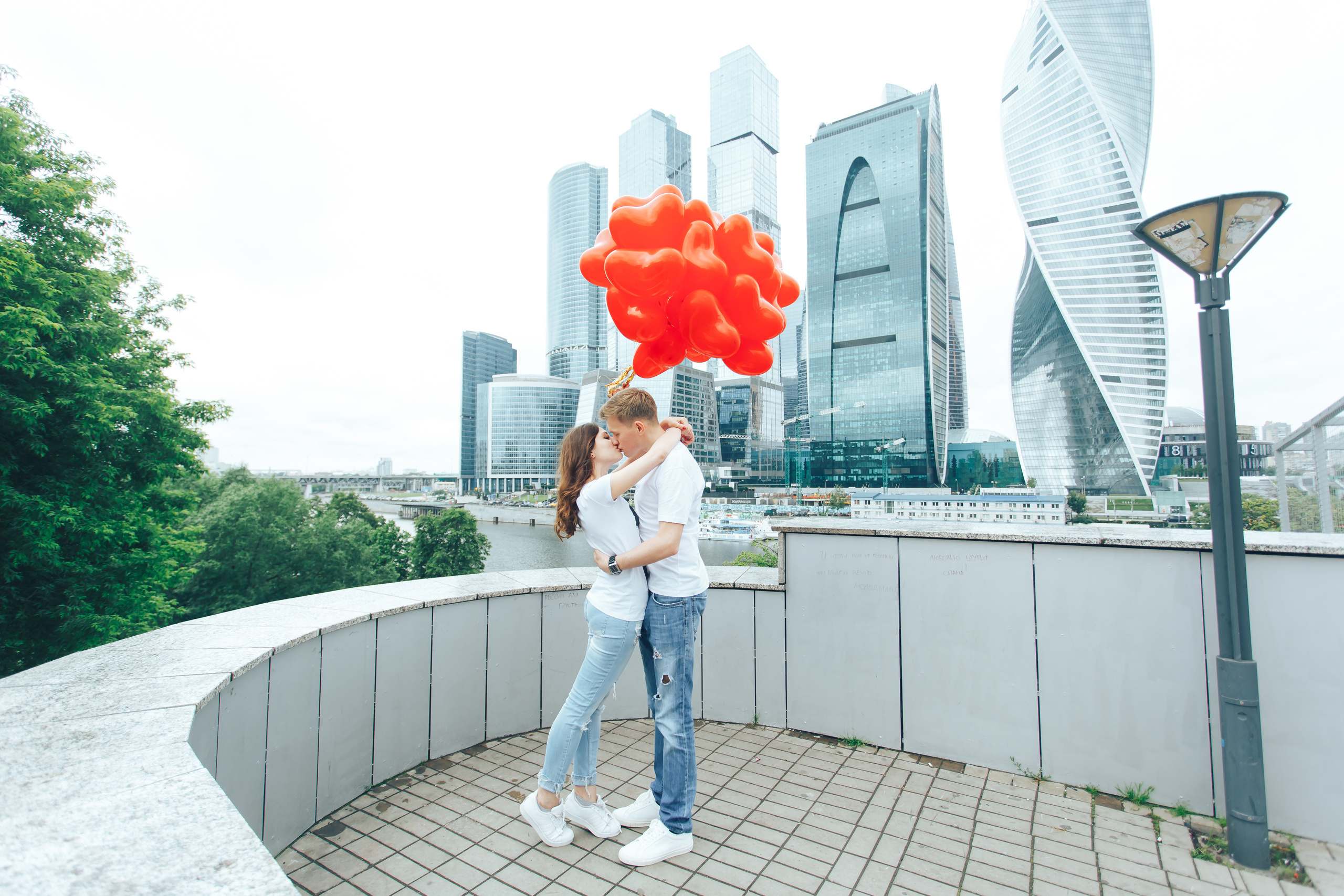 Фотограф на свадьбу. Свадебная фотосъемка. Видеосъемка свадеб. Видеооператор на свадьбу в Москве